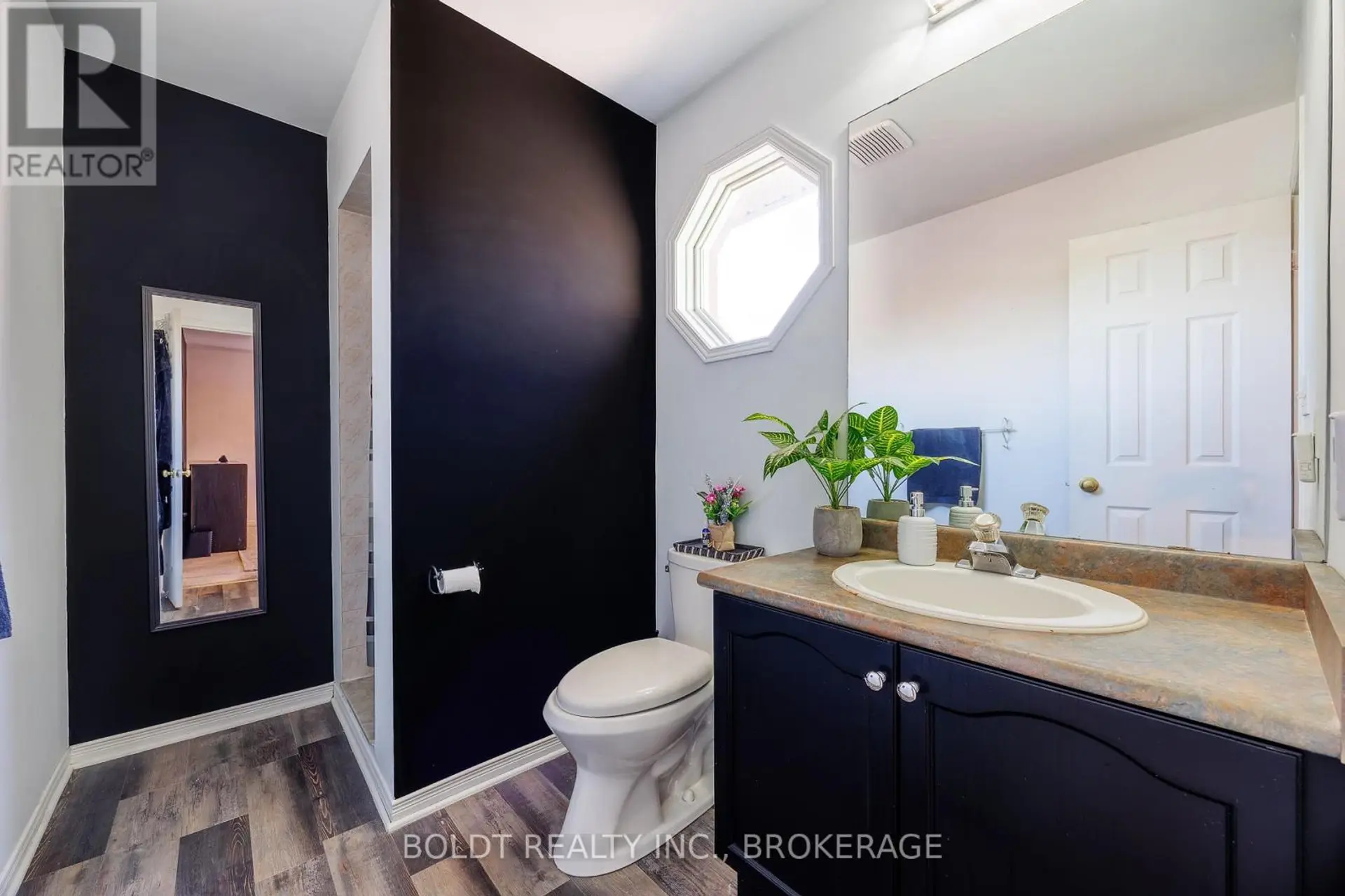 10 MARIA STREET - Image 12