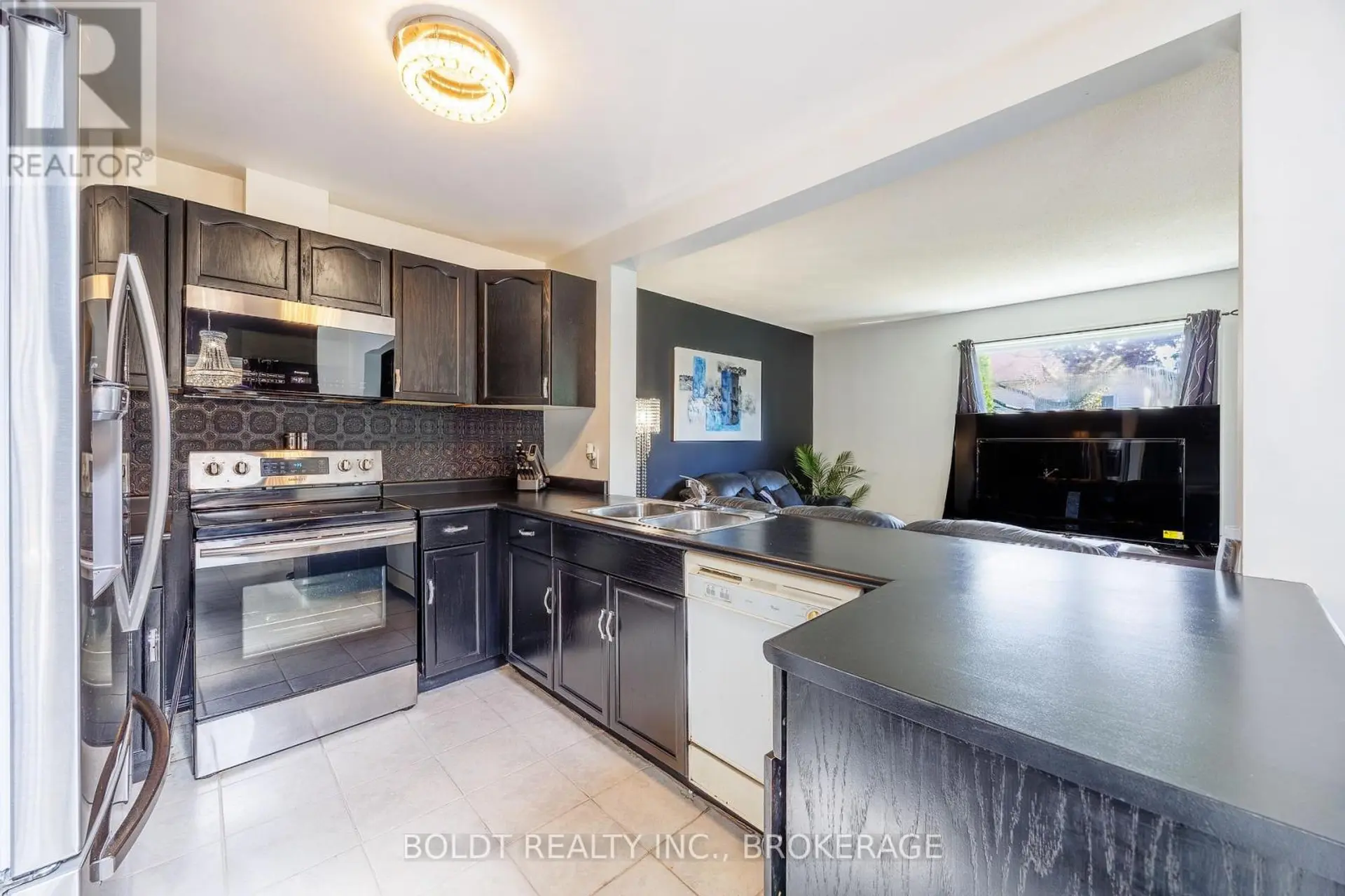 10 MARIA STREET - Image 6