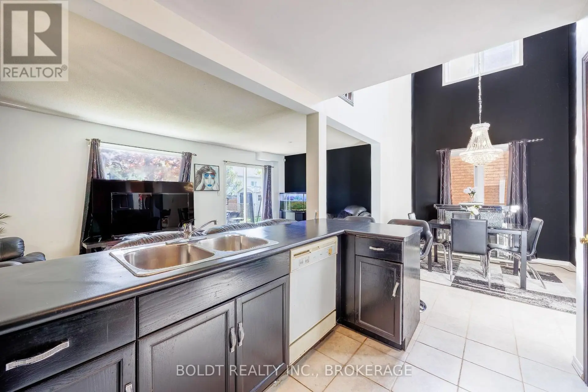 10 MARIA STREET - Image 7