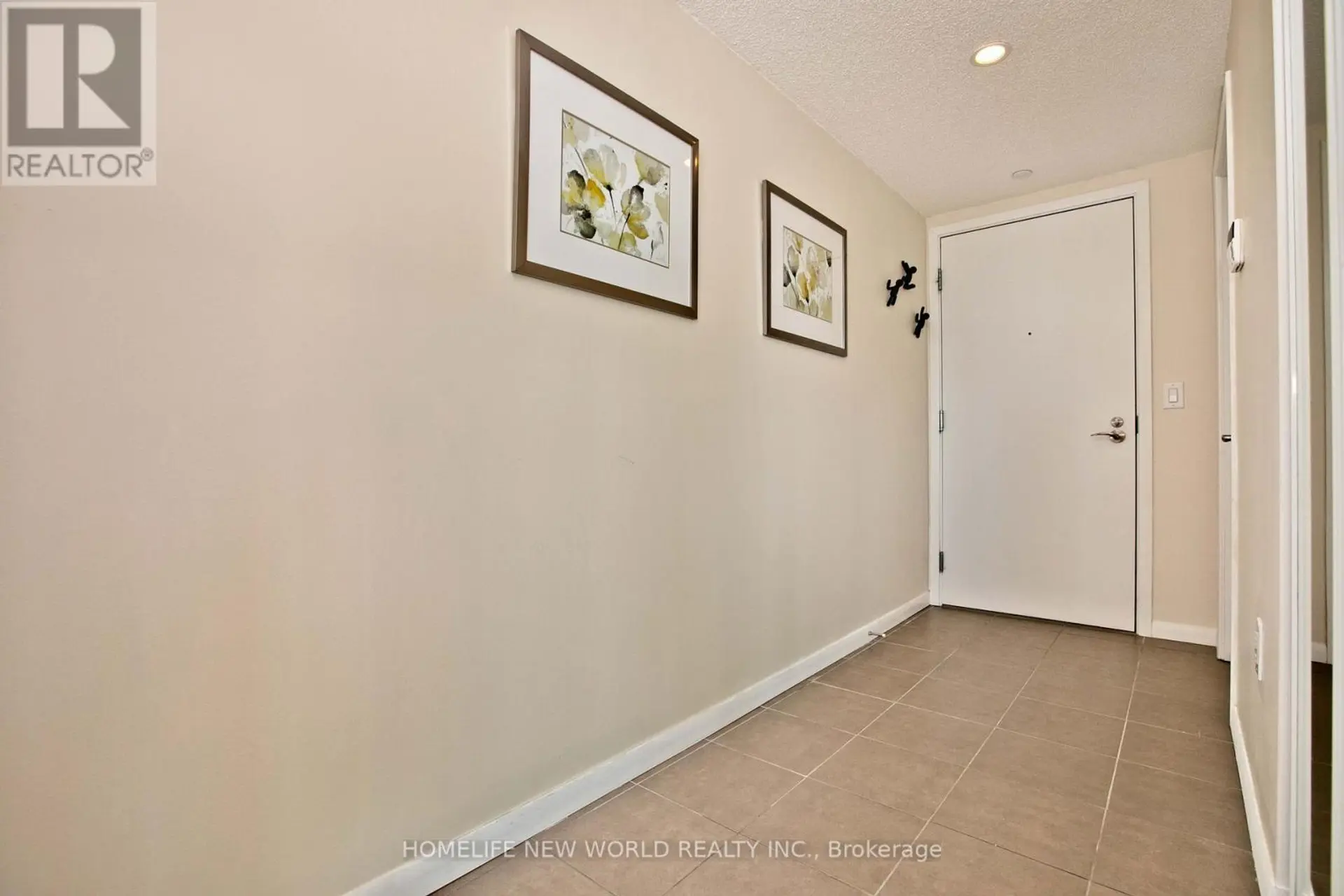 #836 830 LAWRENCE AVENUE W - Image 2
