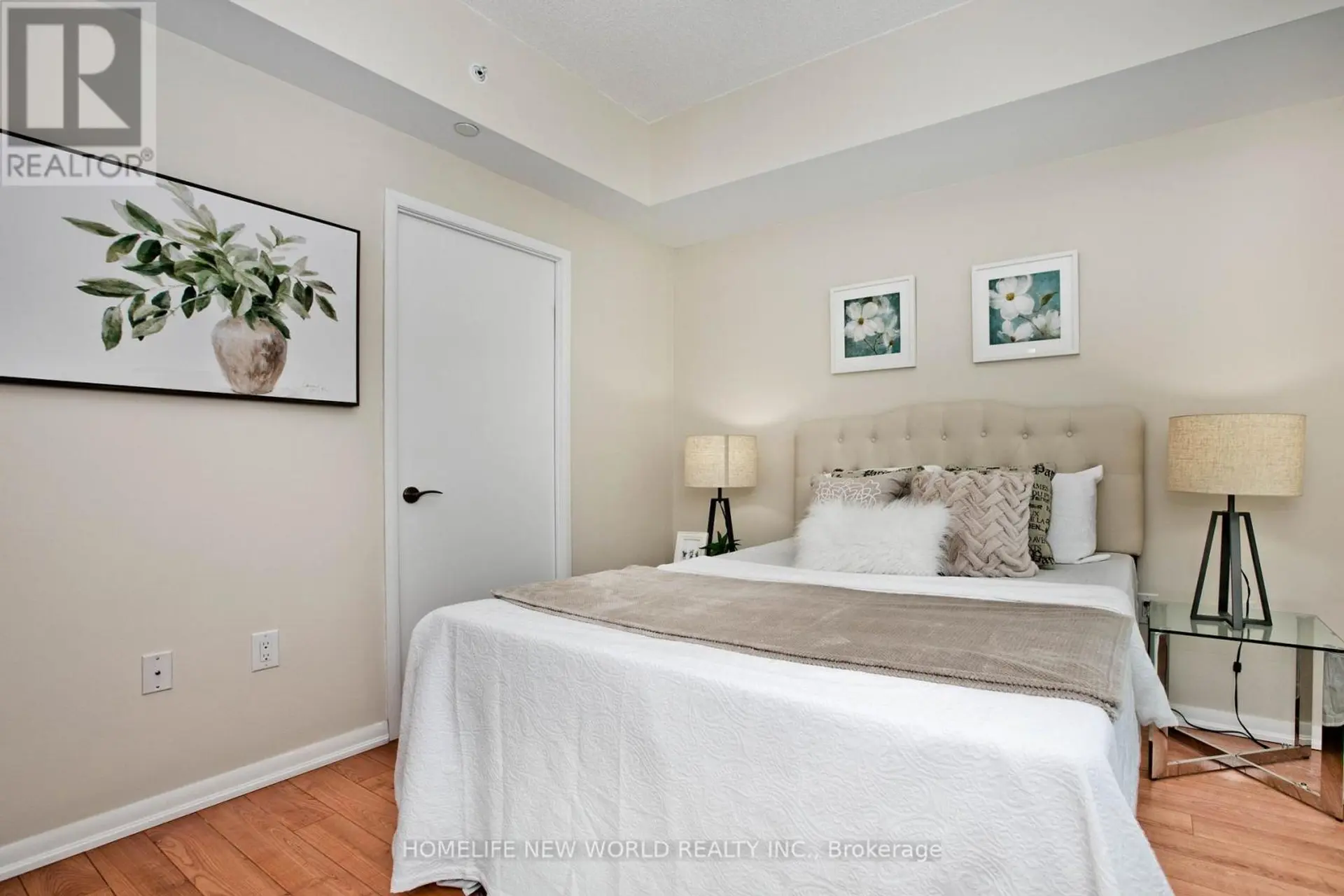 #836 830 LAWRENCE AVENUE W - Image 9