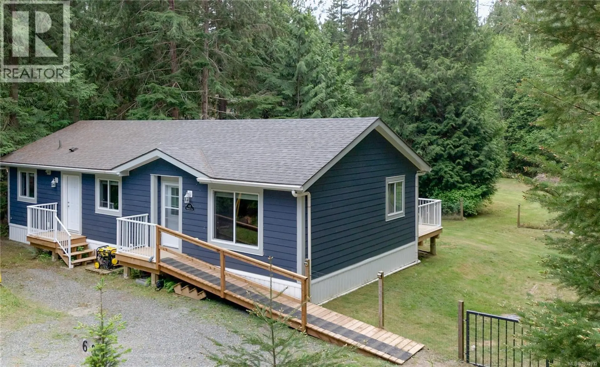 Property at 601 Wildwood Cres, Gabriola Island, BC