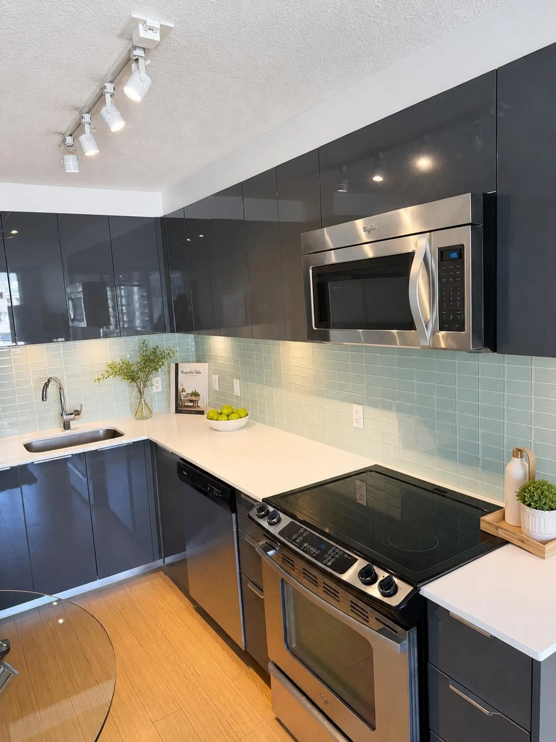 #702 1325 Rolston Street - Image 6