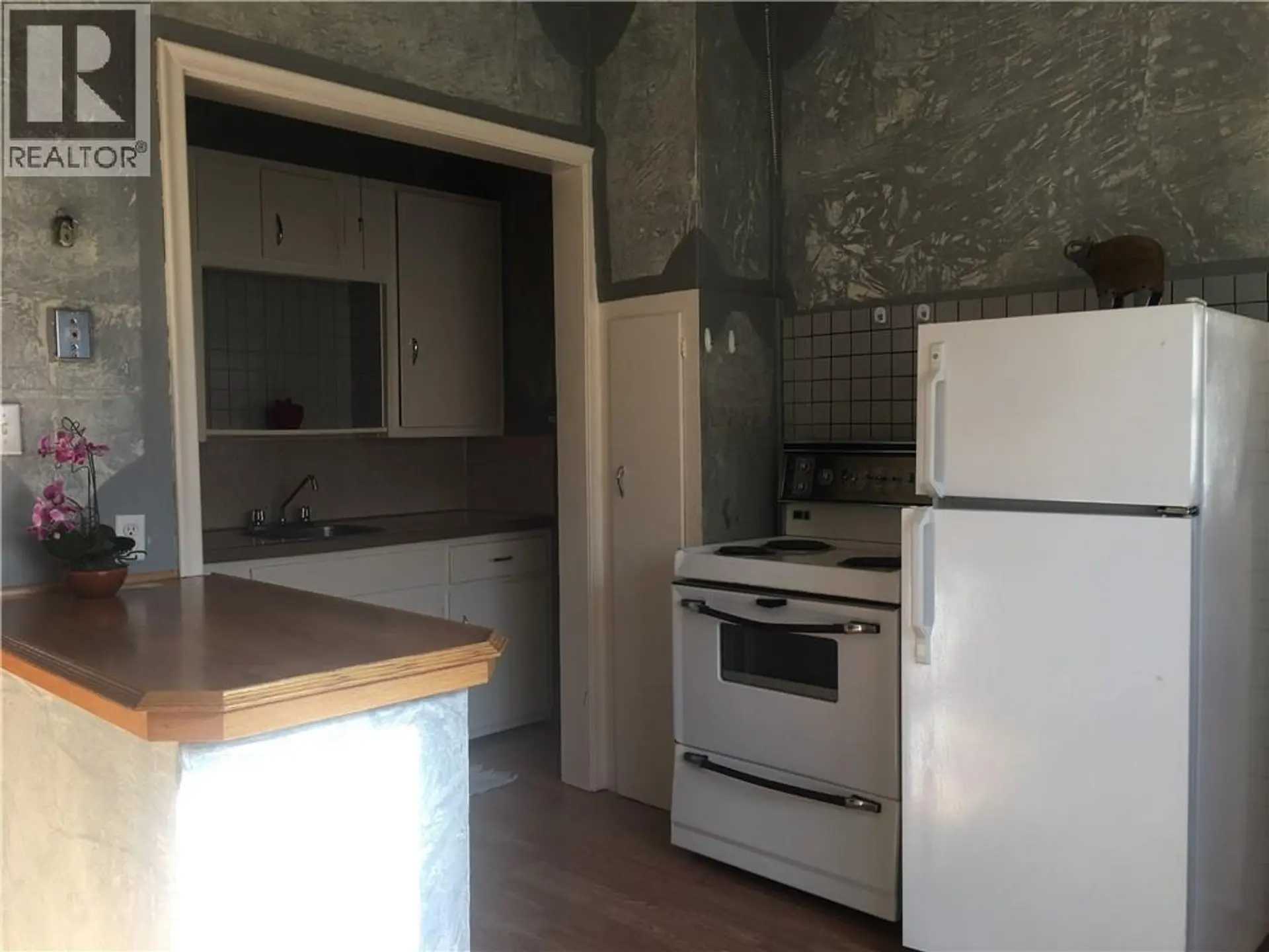 212 5 Avenue - Image 7