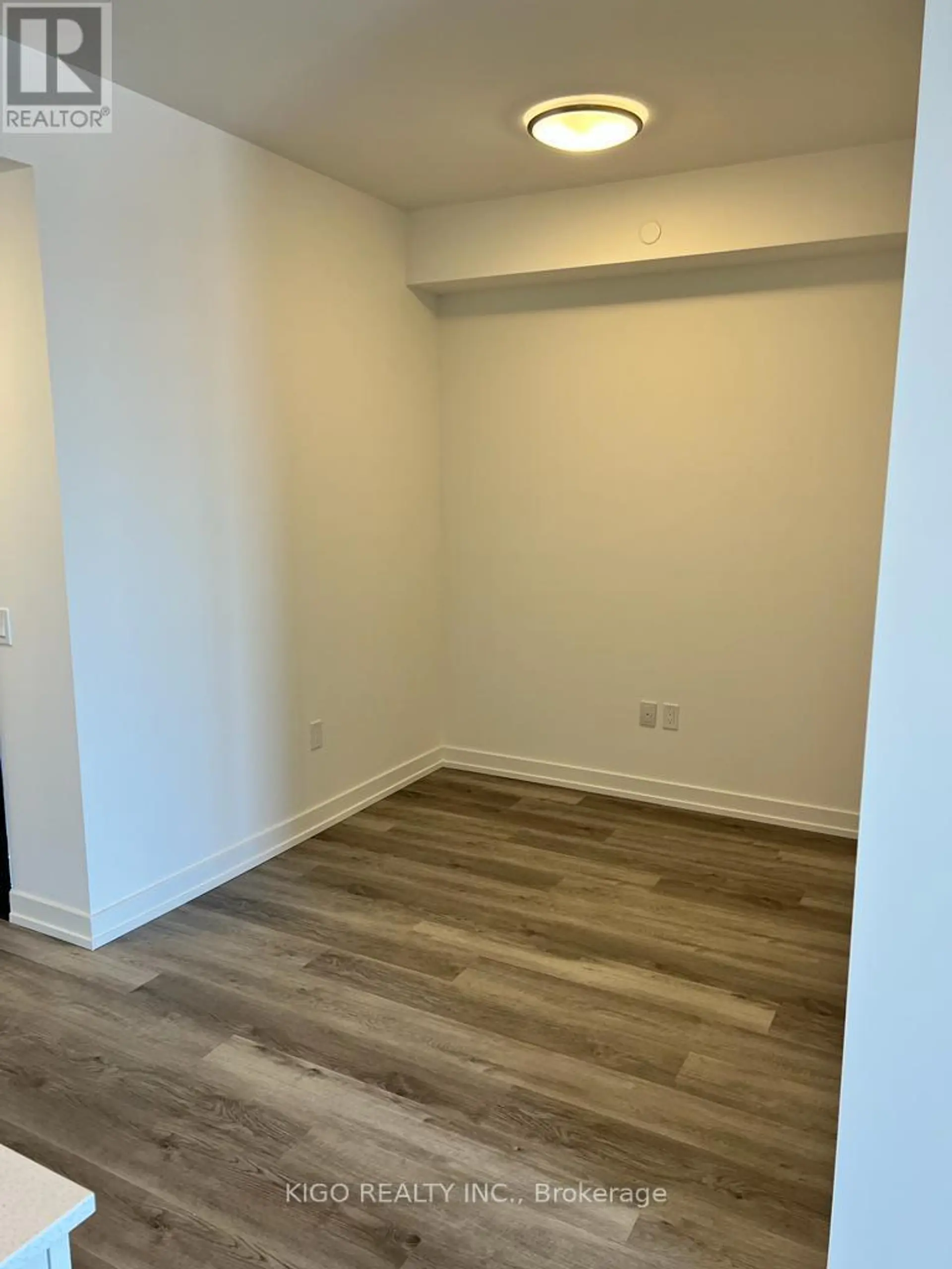 #1108 15 WELLINGTON STREET S - Image 4