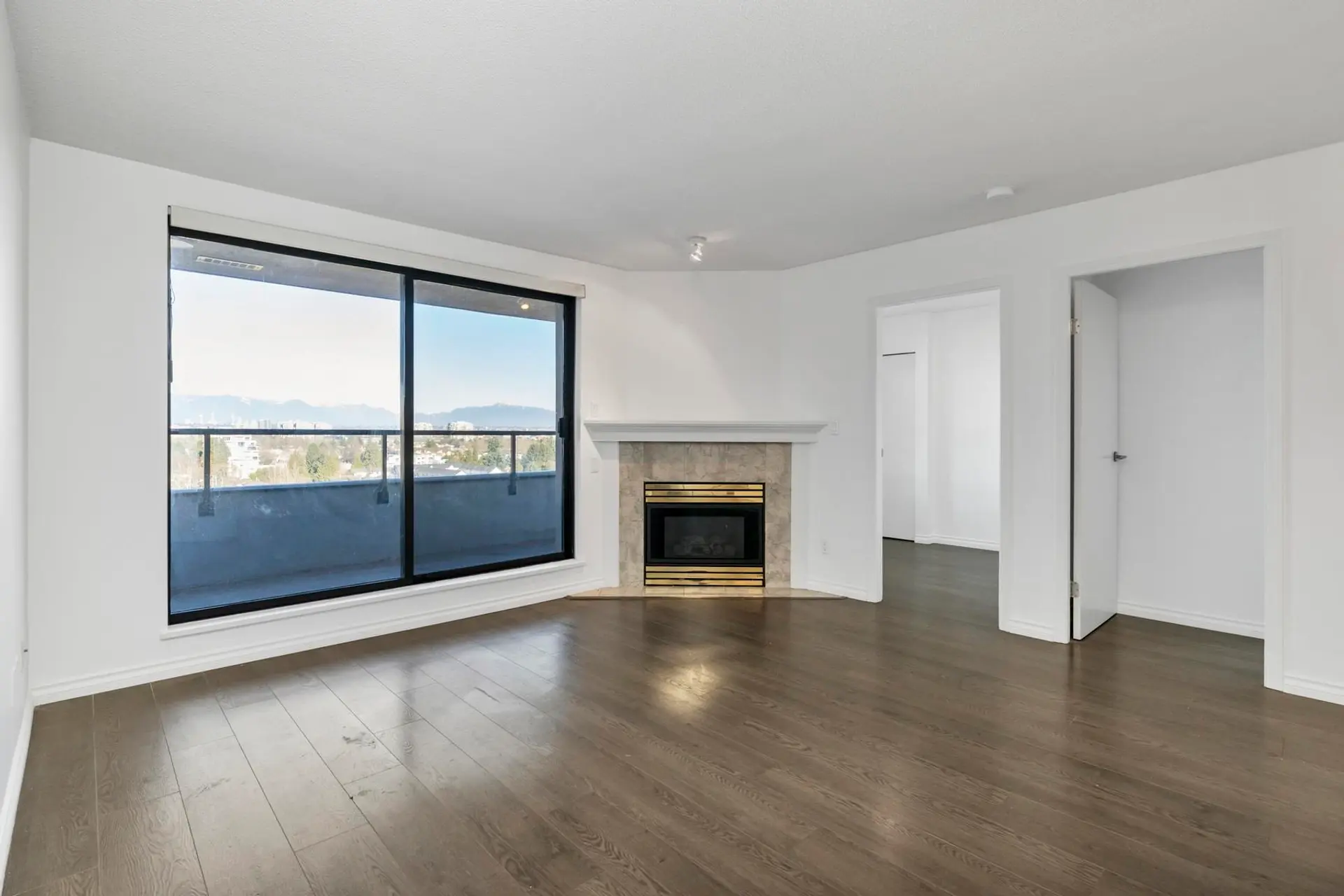 #1106 6611 Cooney Road - Image 6