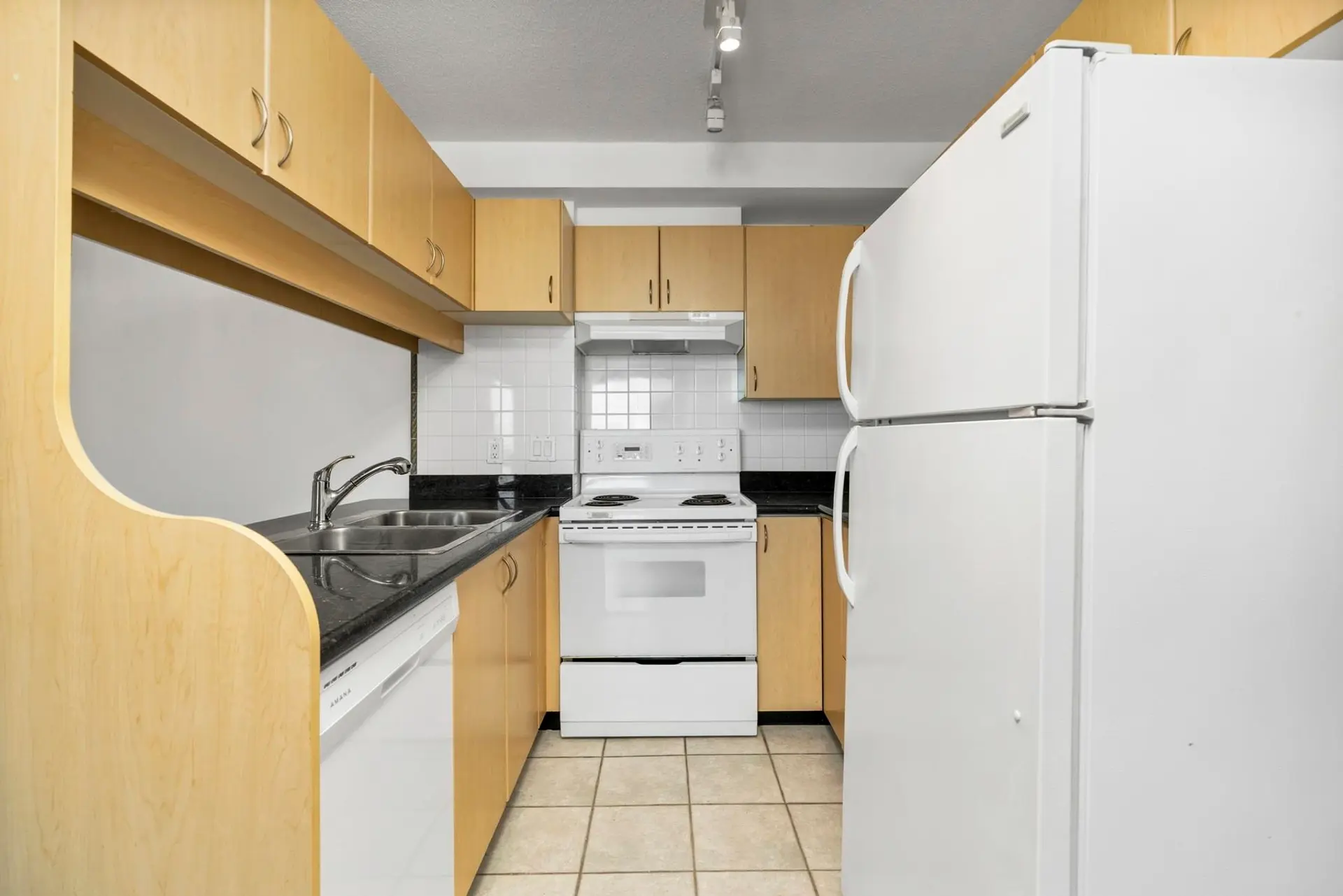 #1106 6611 Cooney Road - Image 5