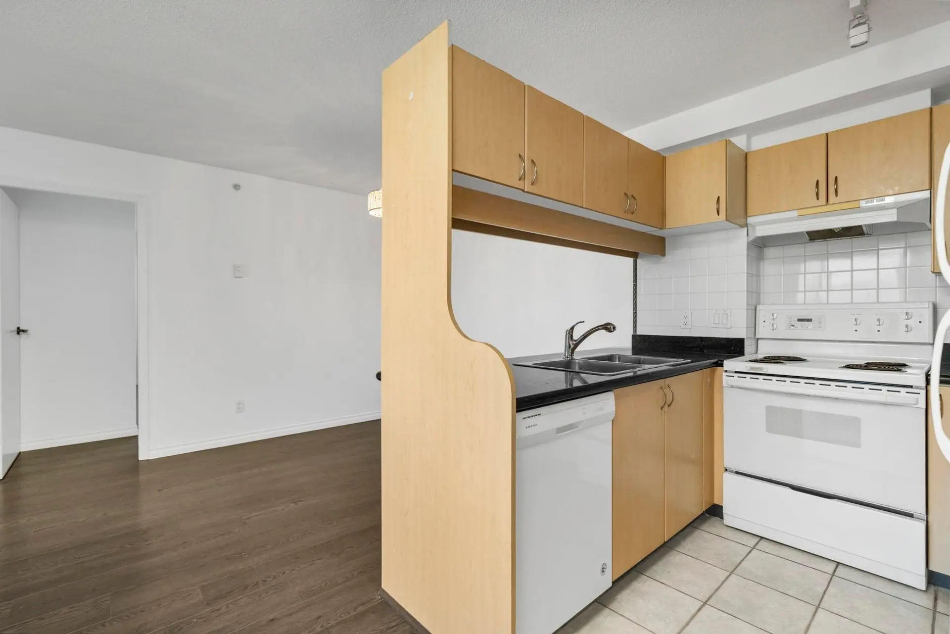 #1106 6611 Cooney Road - Image 4