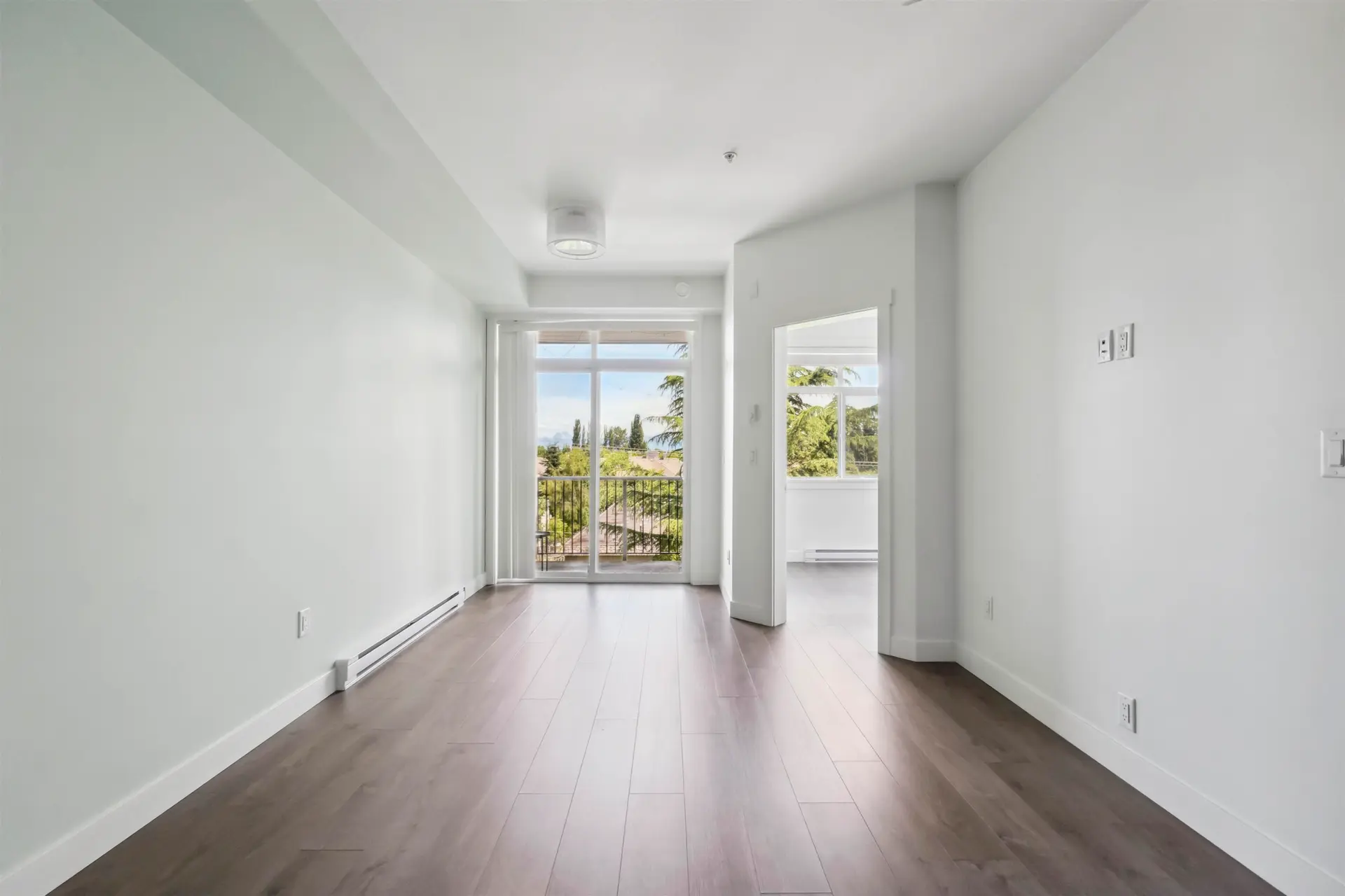 #419 20686 Eastleigh Crescent - Image 13