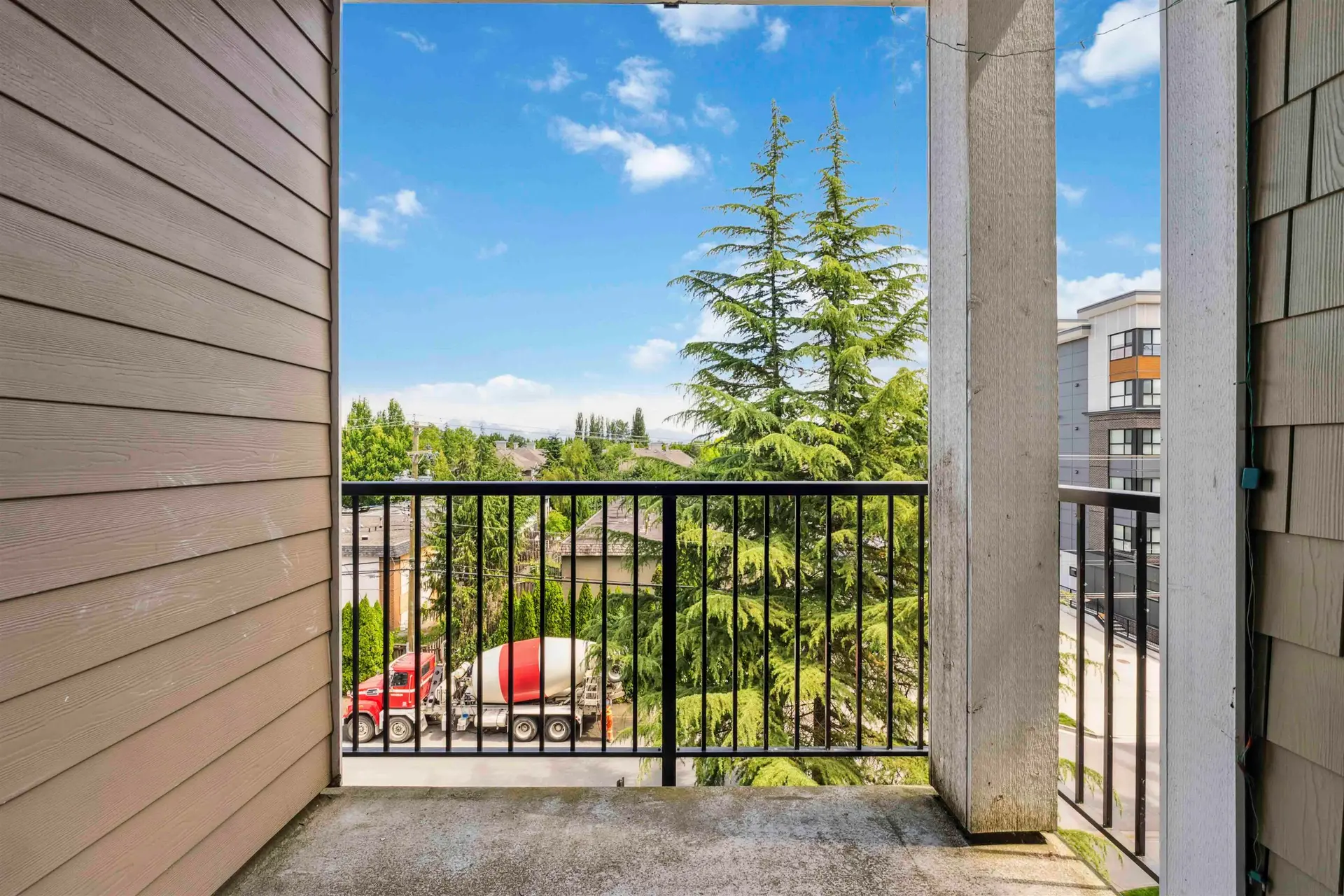 #419 20686 Eastleigh Crescent - Image 12