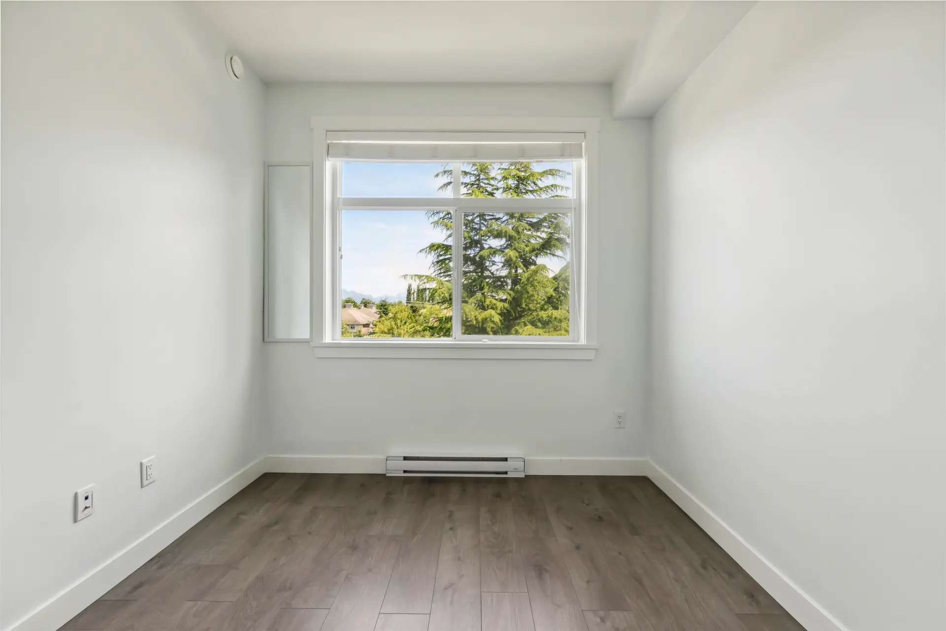 #419 20686 Eastleigh Crescent - Image 15