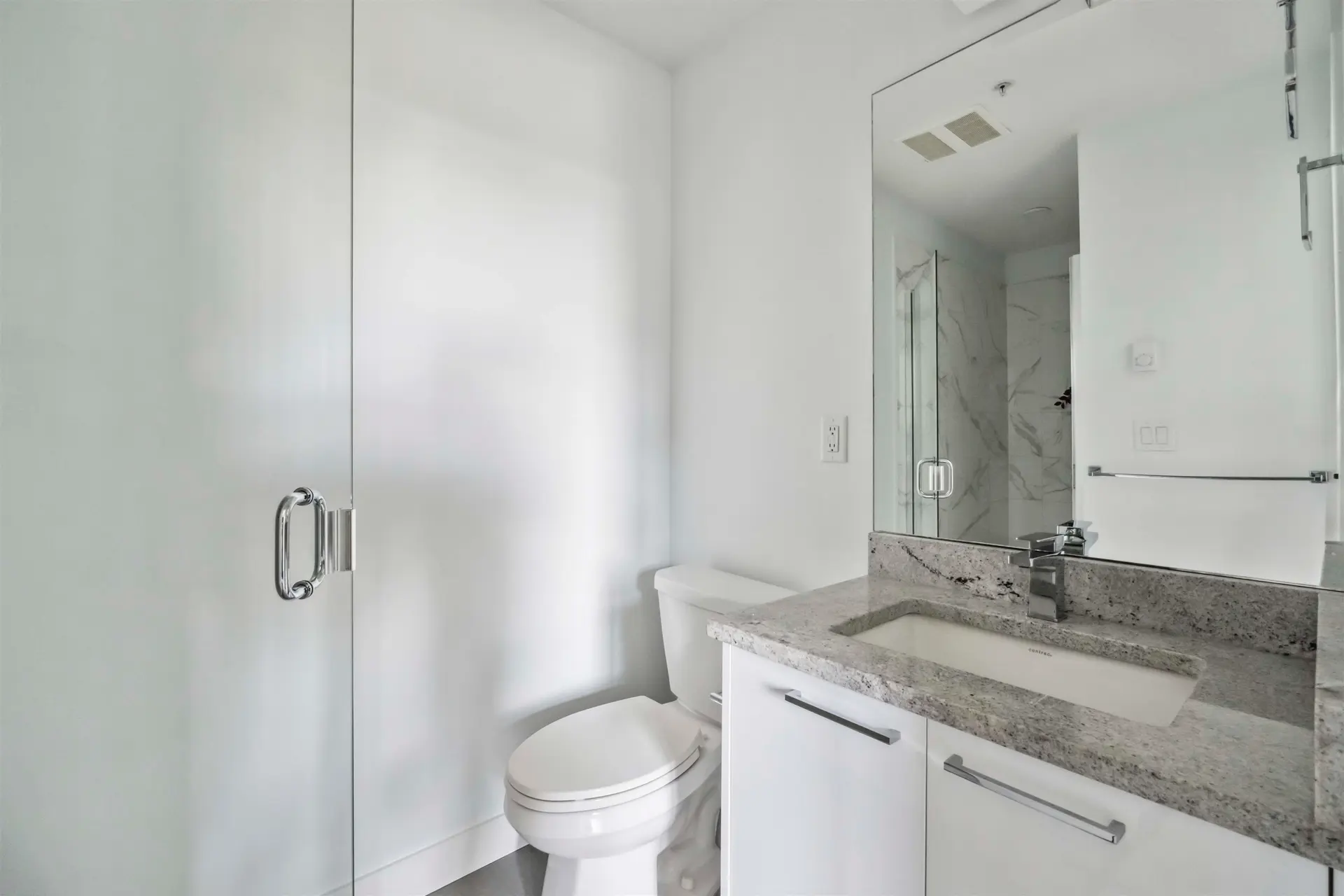 #419 20686 Eastleigh Crescent - Image 11