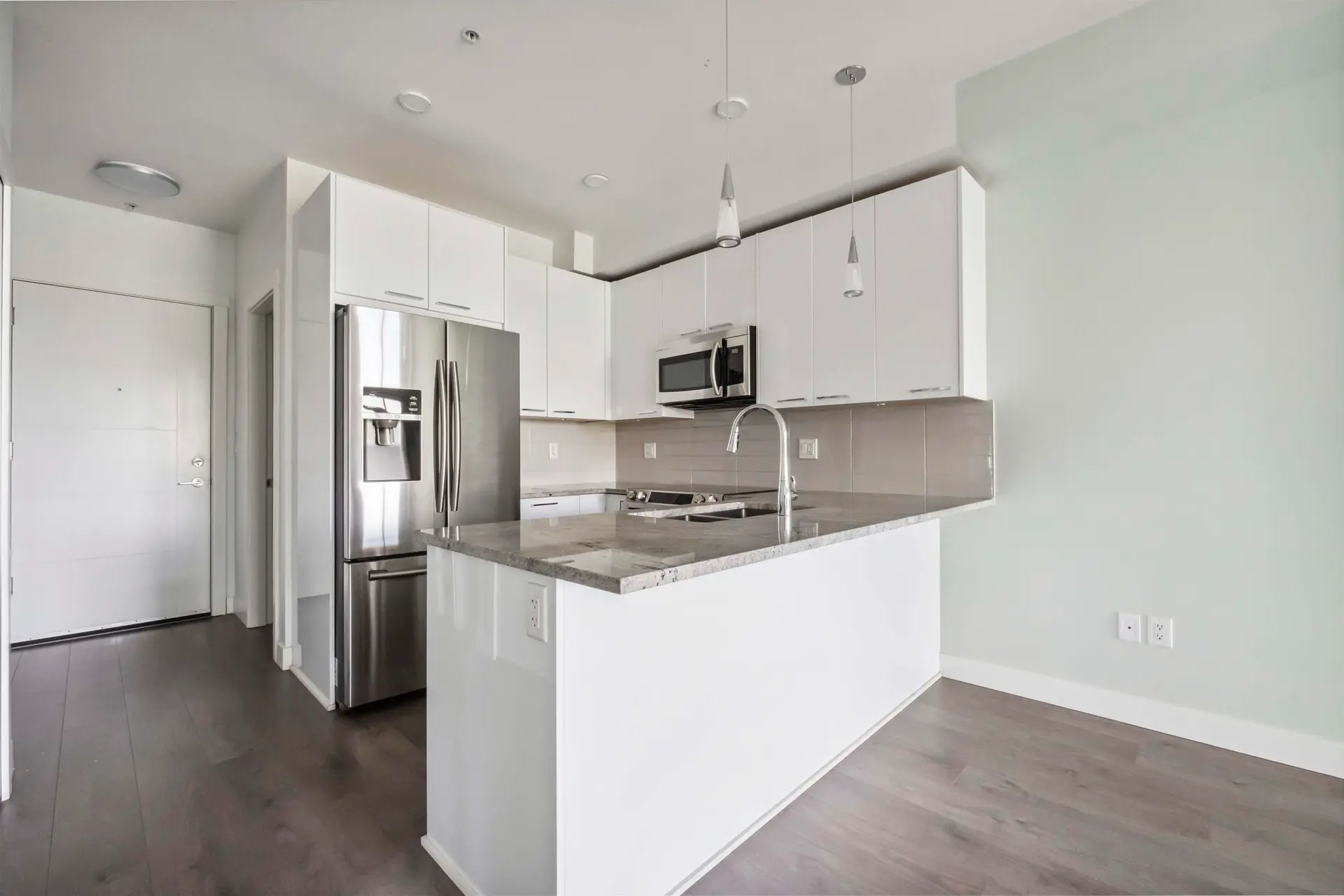 #419 20686 Eastleigh Crescent - Image 8