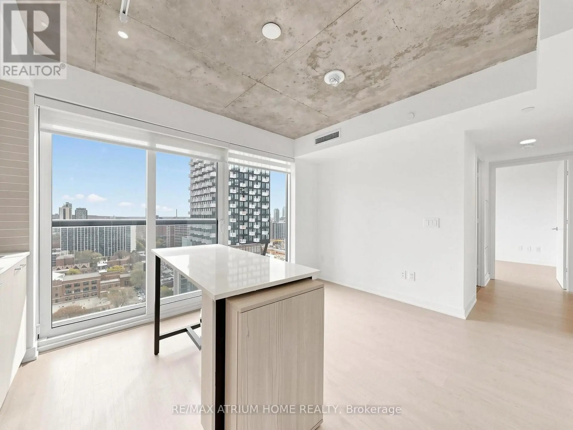 #2101 65 MUTUAL STREET - Image 2