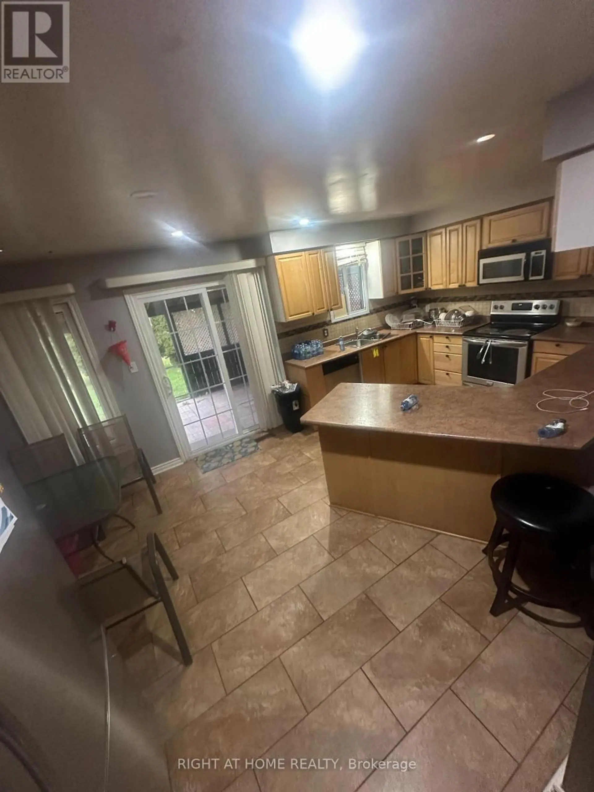 37 WILLCOCKS CRESCENT N - Image 5