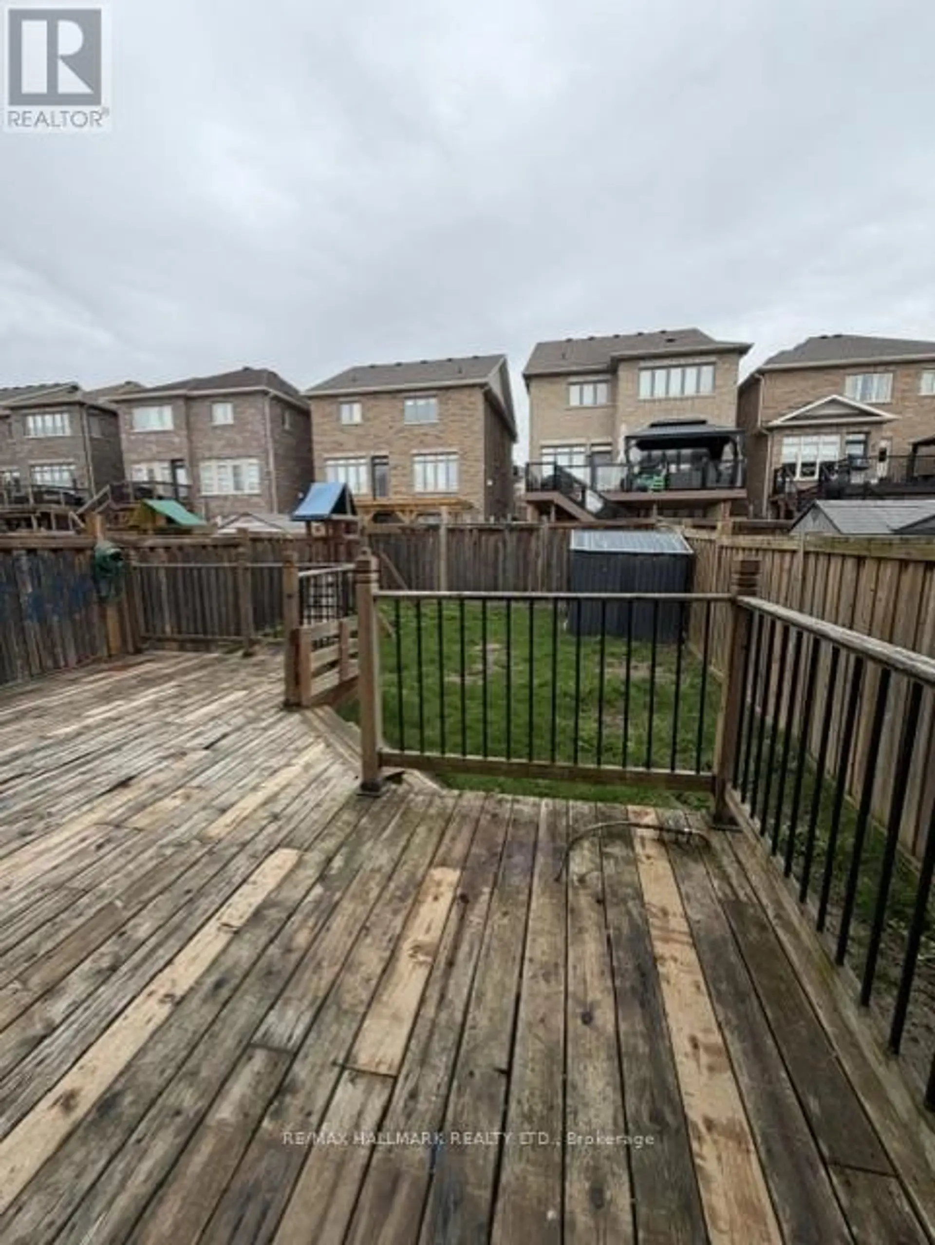 17 HOARD AVENUE S - Image 13