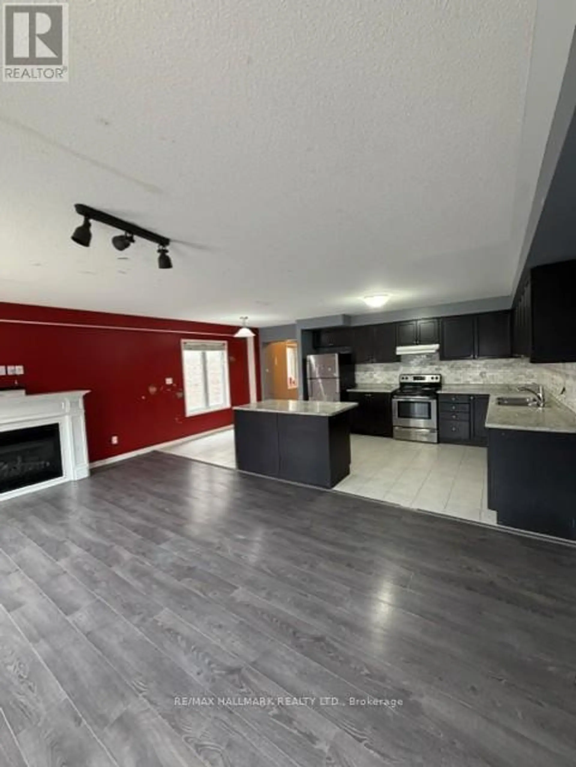 17 HOARD AVENUE S - Image 4