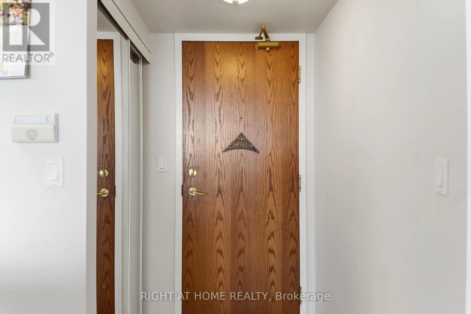#607 4879 KIMBERMOUNT AVENUE - Image 1