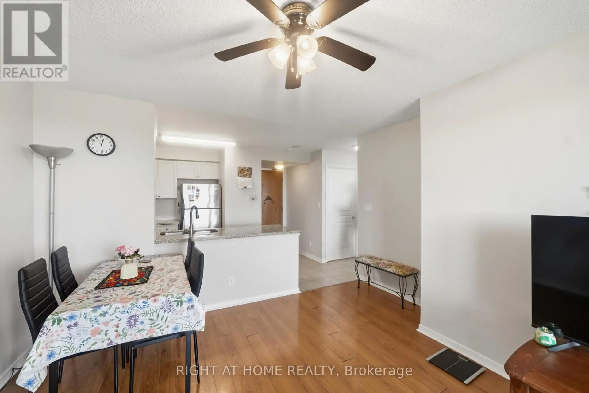 #607 4879 KIMBERMOUNT AVENUE - Image 12