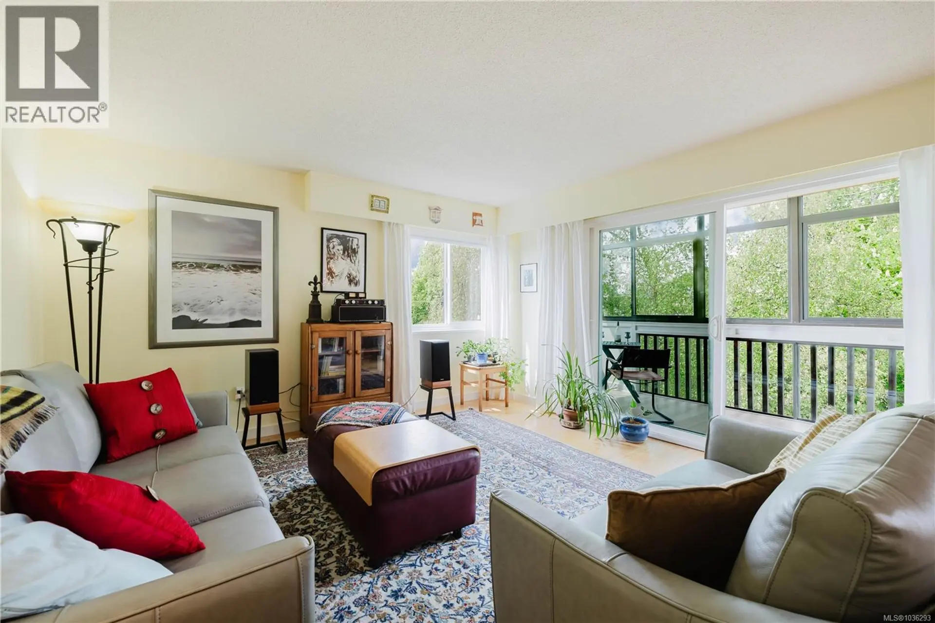 Property at #403 1012 Collinson St, Victoria, BC