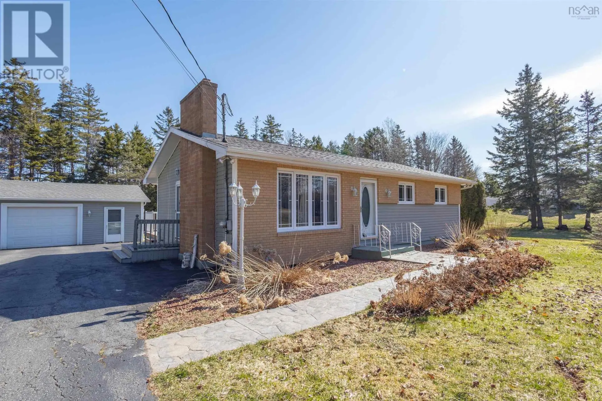 79 Floral Heights - Image 1