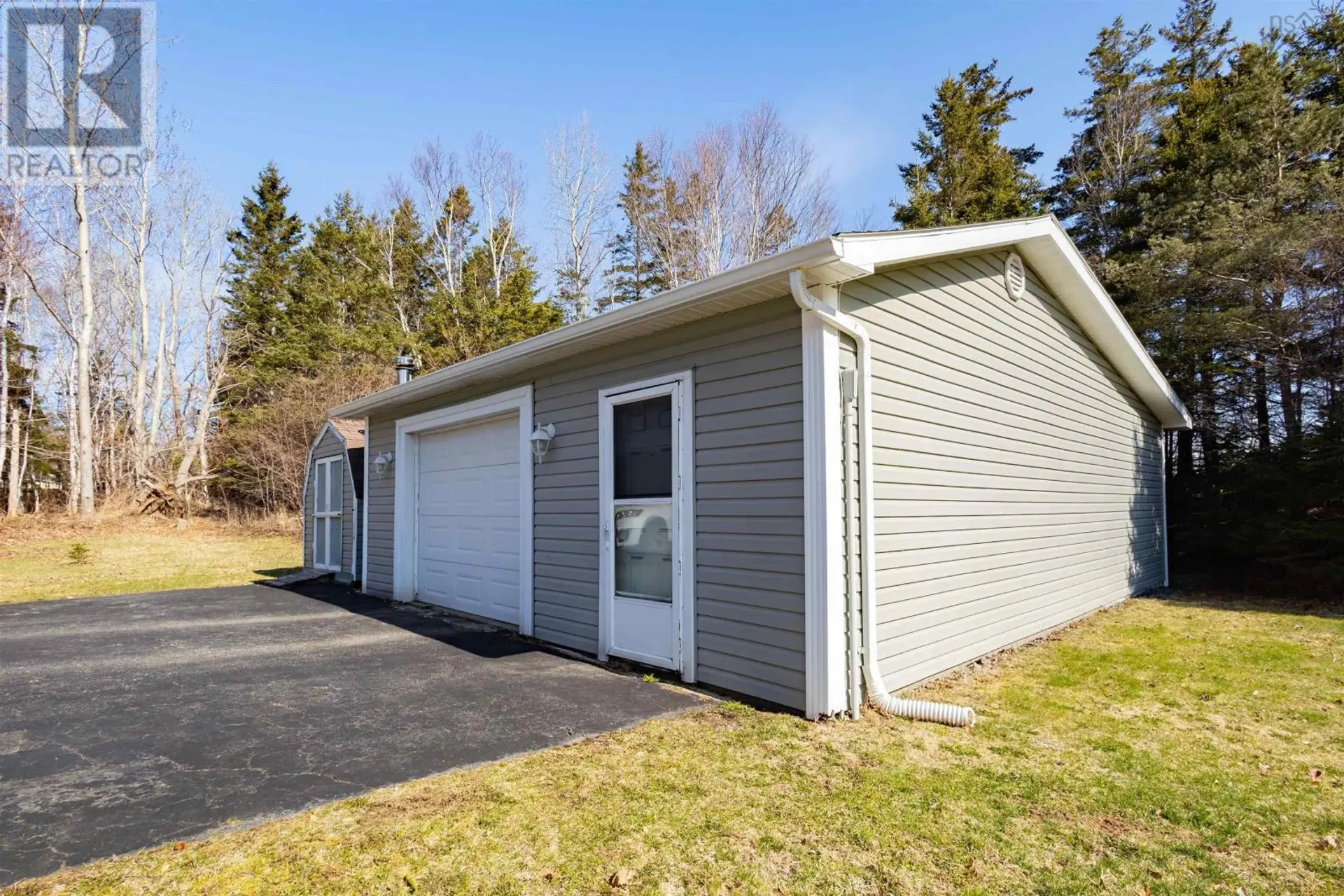 79 Floral Heights - Image 5