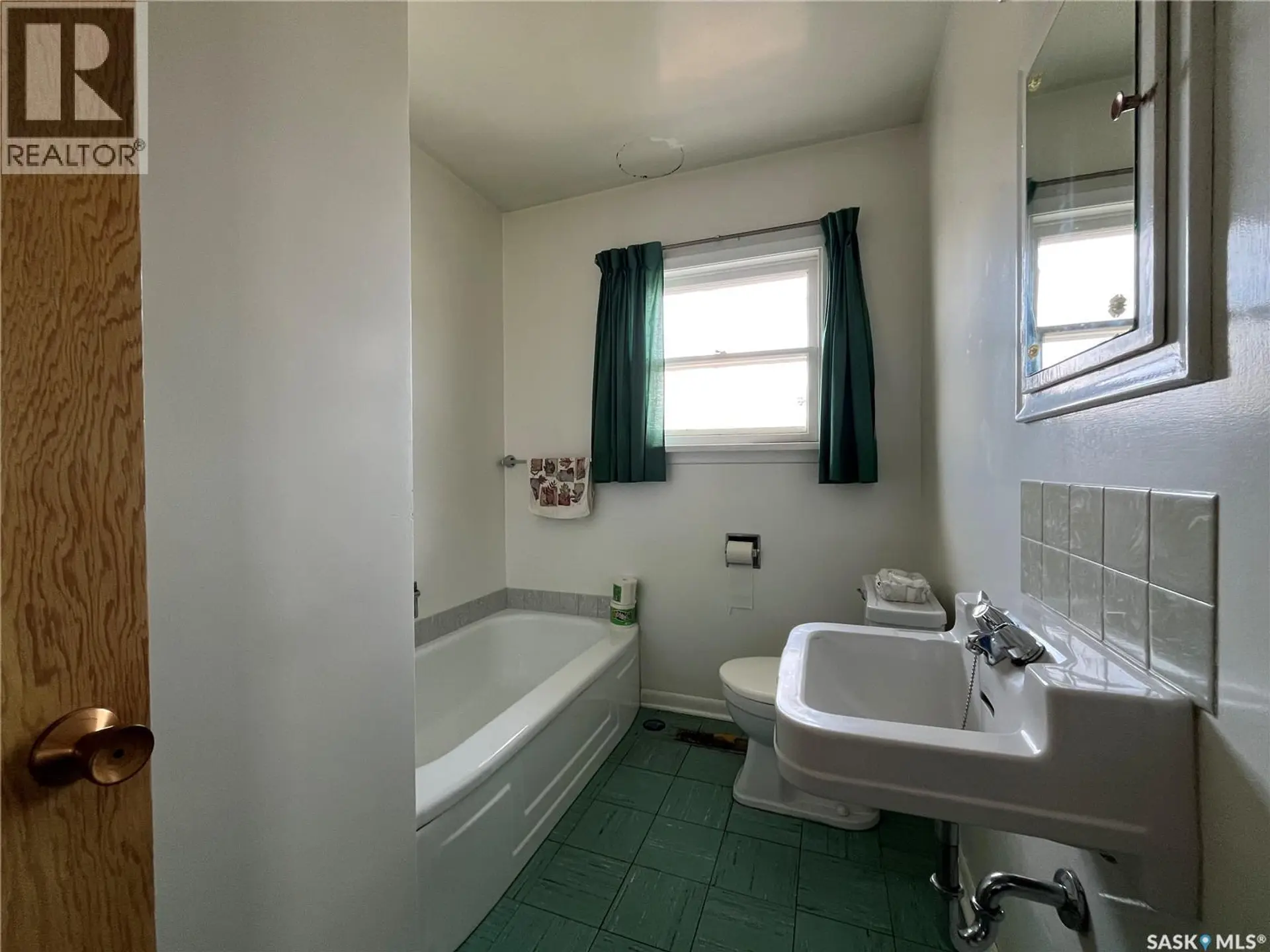 1010 13th STREET W - Image 11