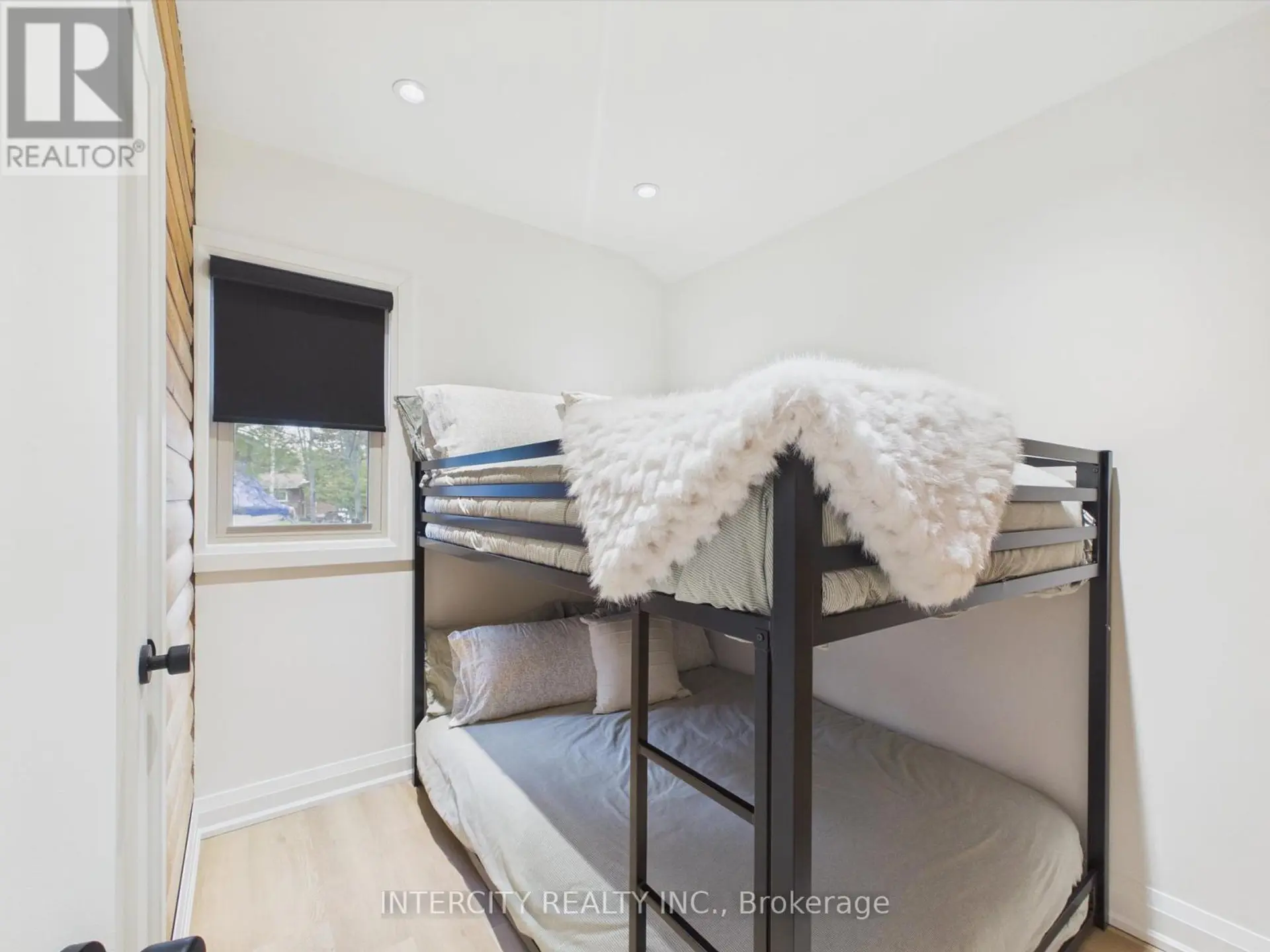 #3 1052 COVE ROAD - Image 14