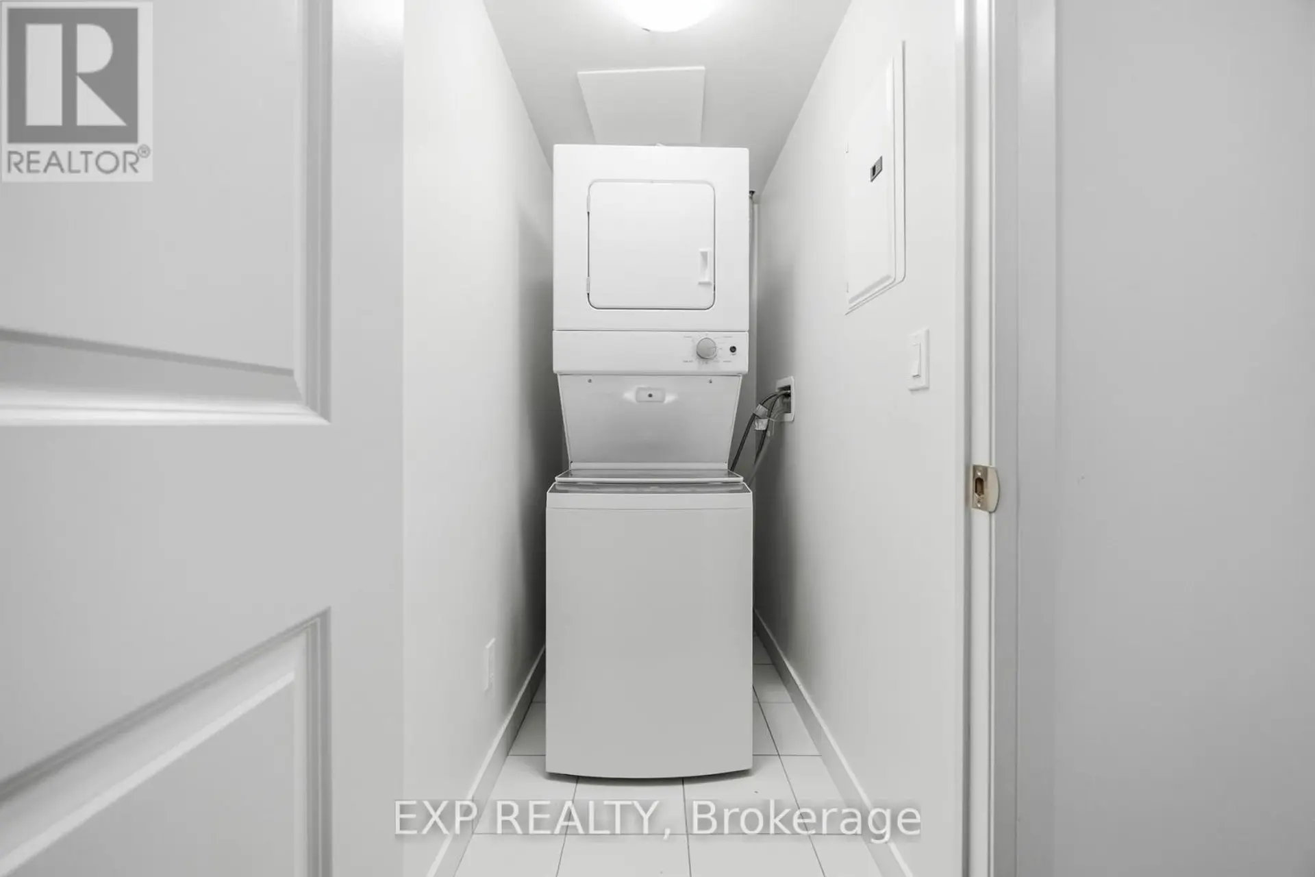 #2710 20 MEADOWGLEN PLACE - Image 10