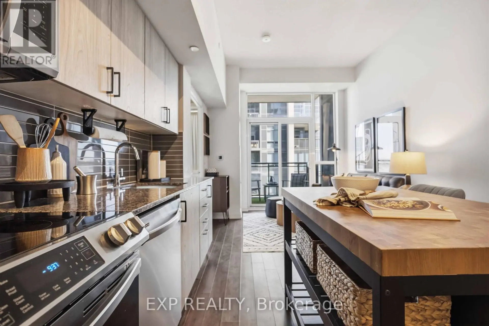 #2710 20 MEADOWGLEN PLACE - Image 4