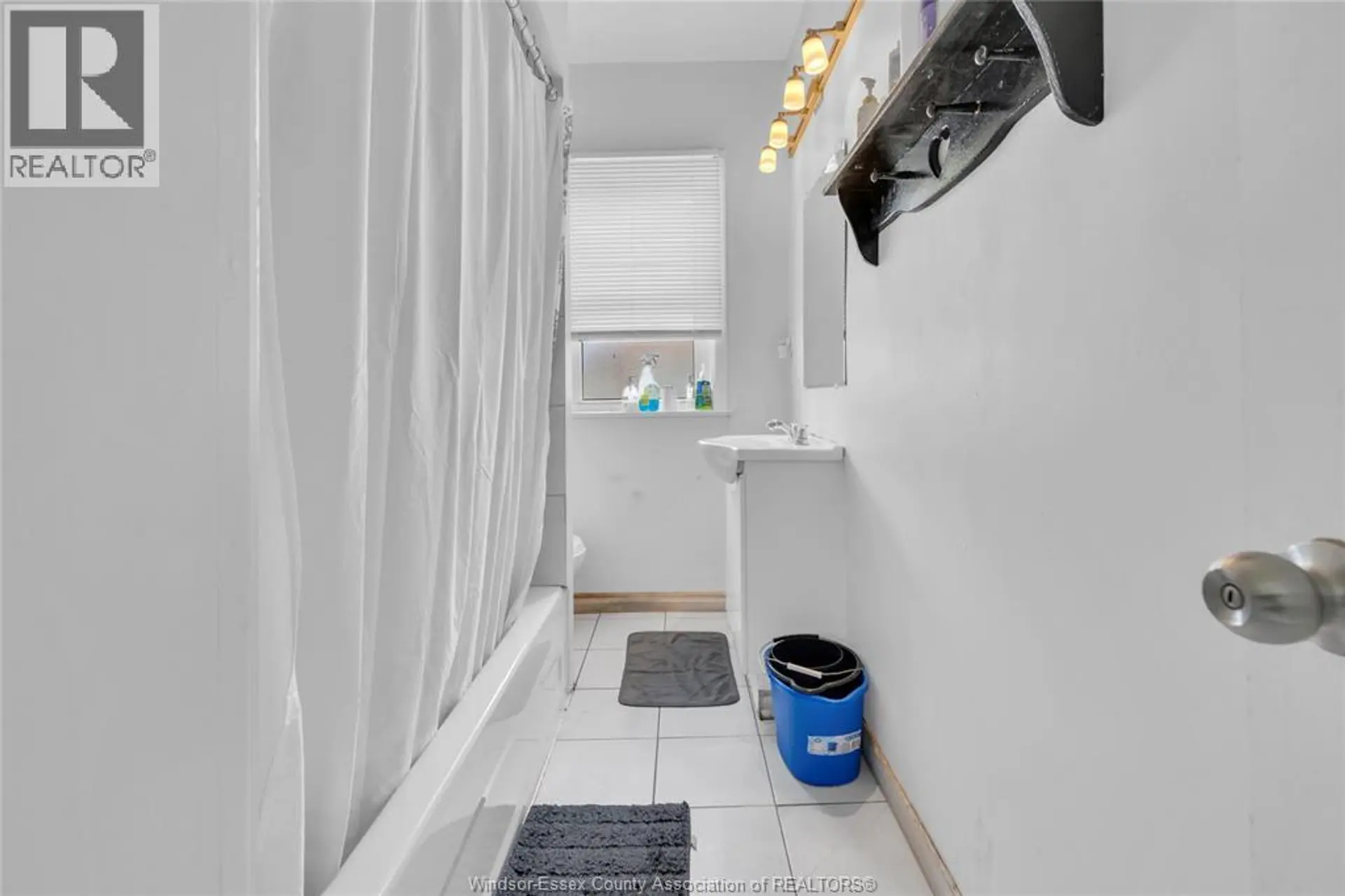3497 PETER STREET - Image 10