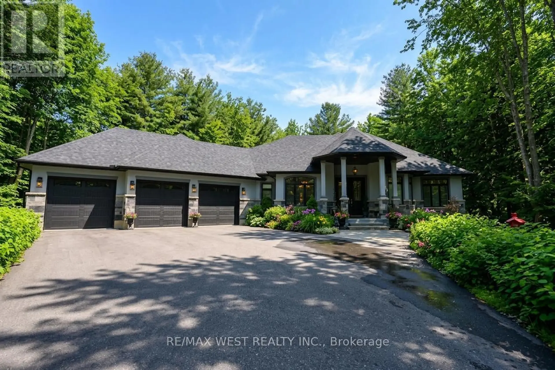 2 SYCAMORE CIRCLE - Image 1