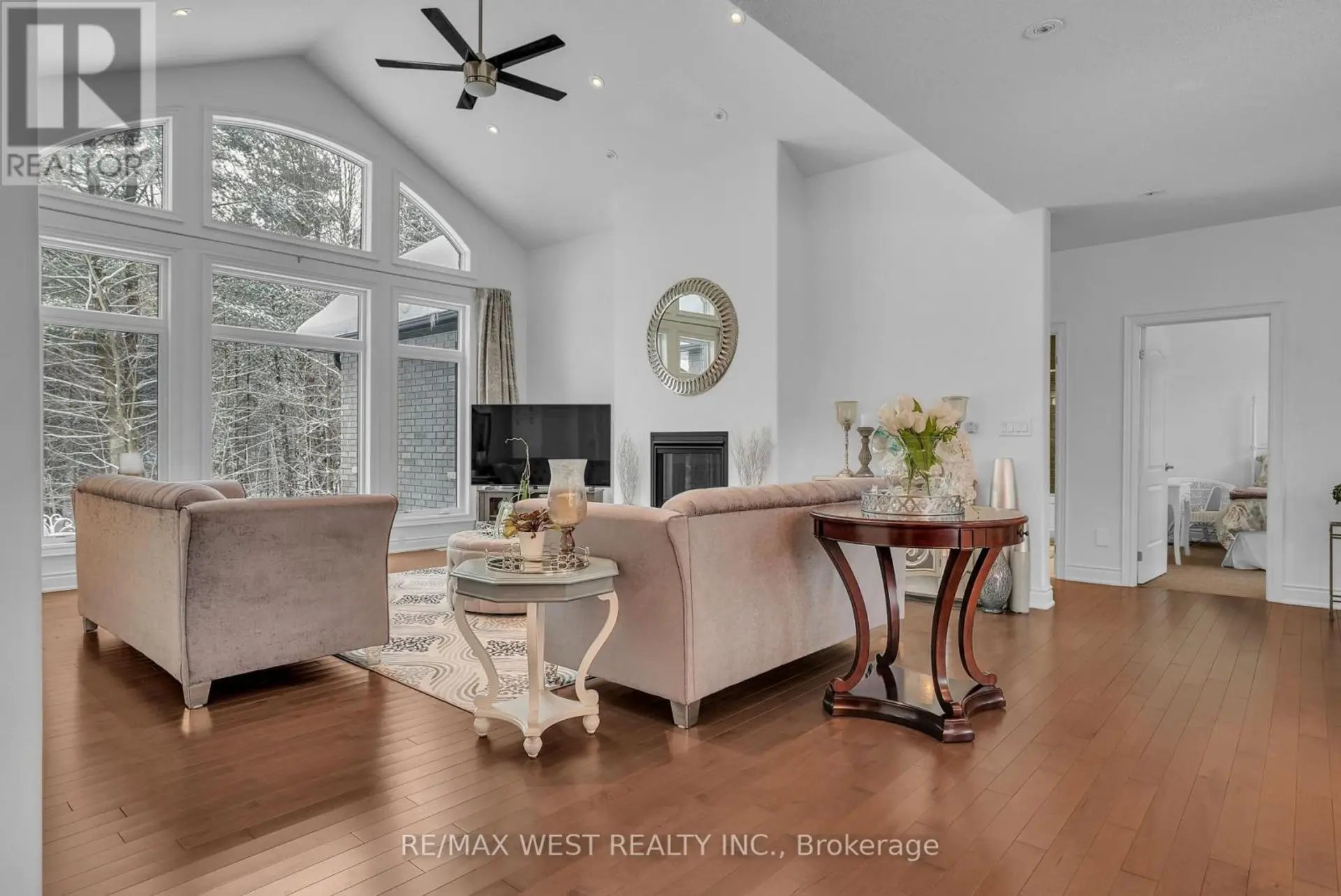 2 SYCAMORE CIRCLE - Image 5