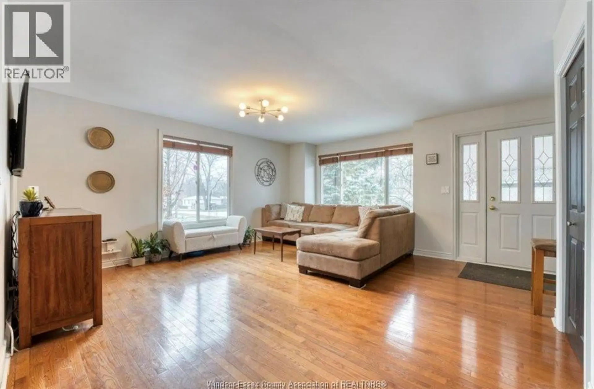888 BAYVIEW - Image 8