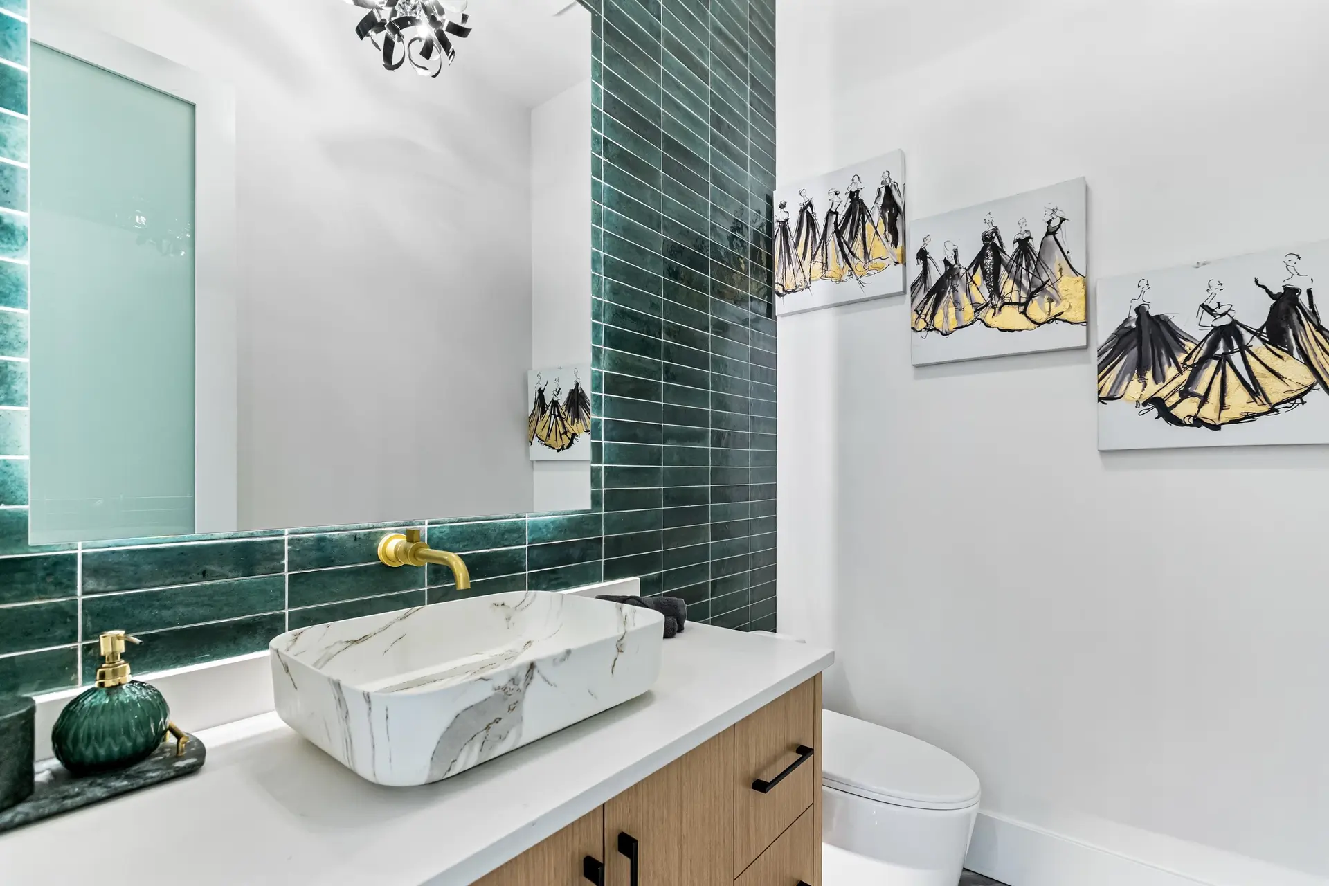 5673 Fairlight Crescent - Image 15