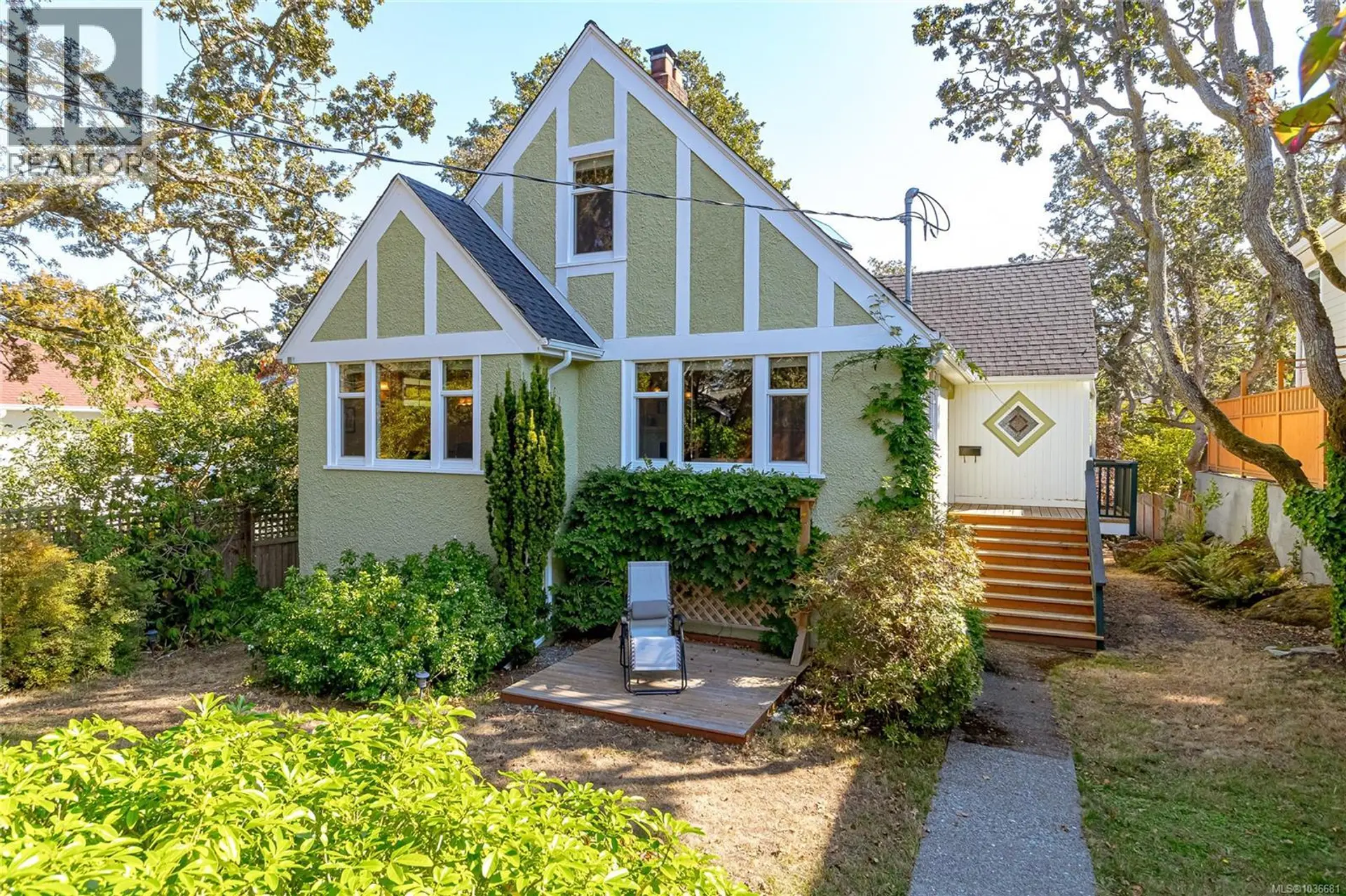 Property at 1959 Hampshire Rd, Oak Bay, BC