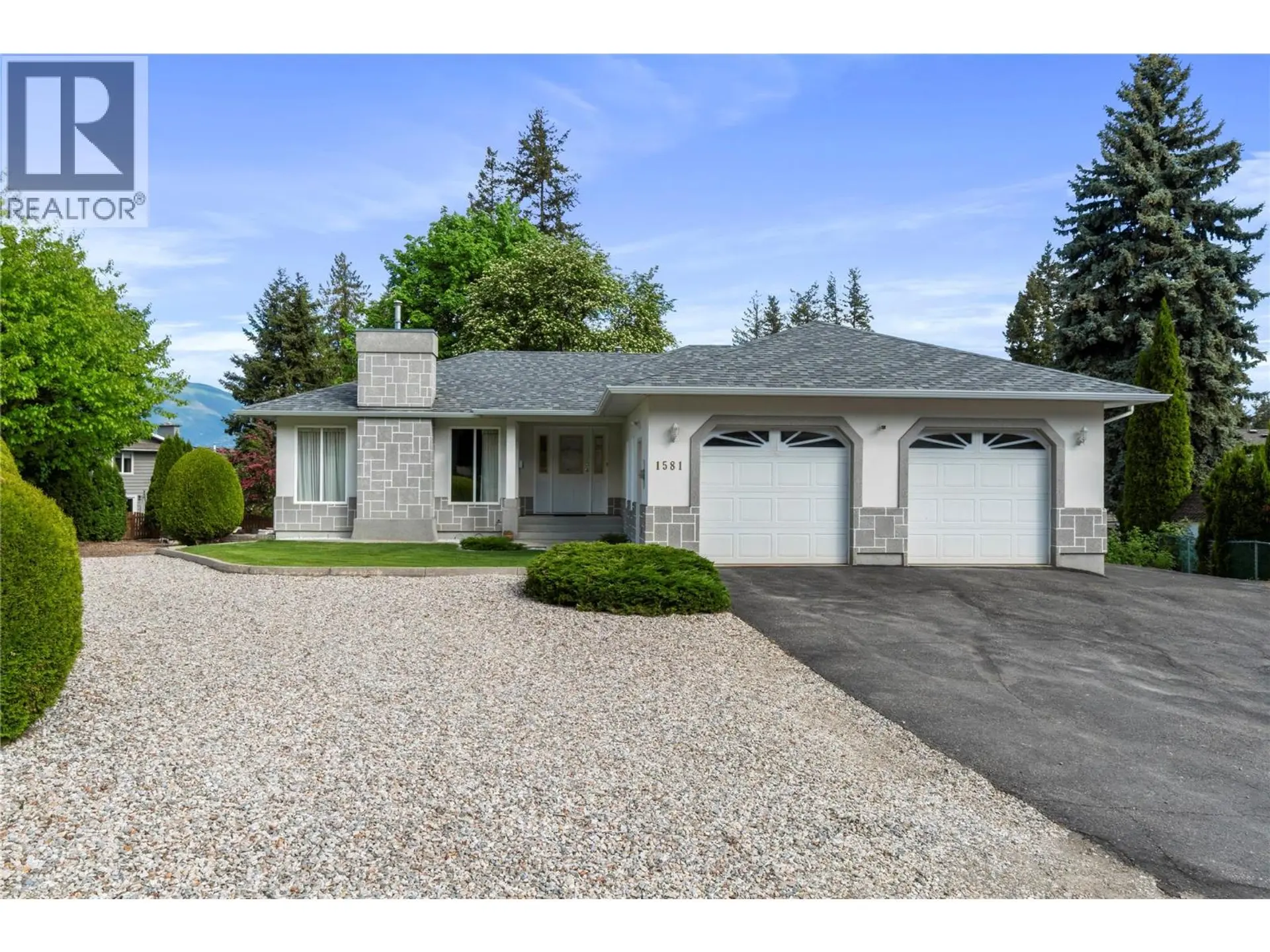 Property at 1581 16 Avenue SE, Salmon Arm, BC