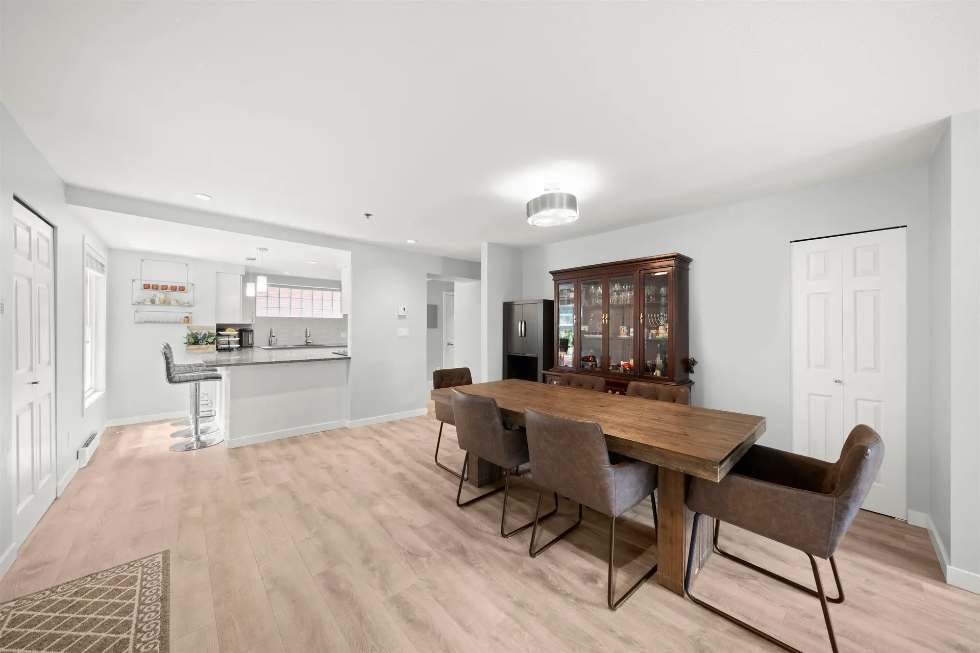 601 W 16th Avenue - Image 6