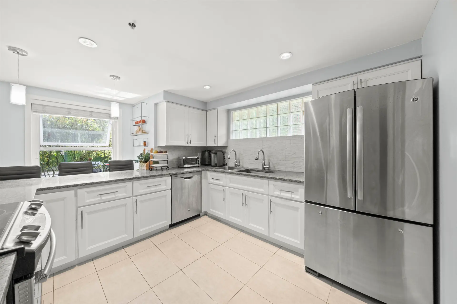 601 W 16th Avenue - Image 10