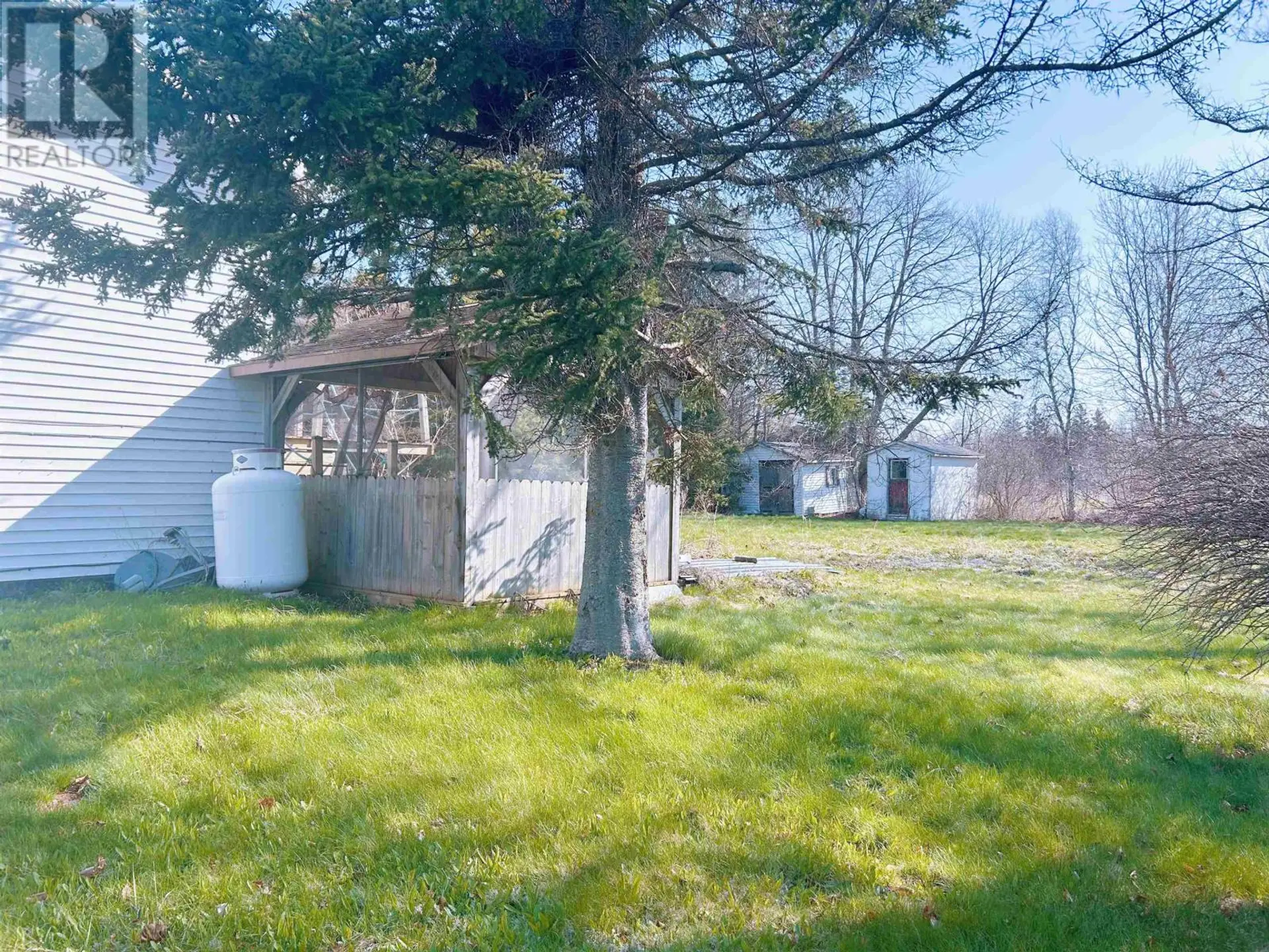 990 FORT AUGUSTUS Road - Image 14