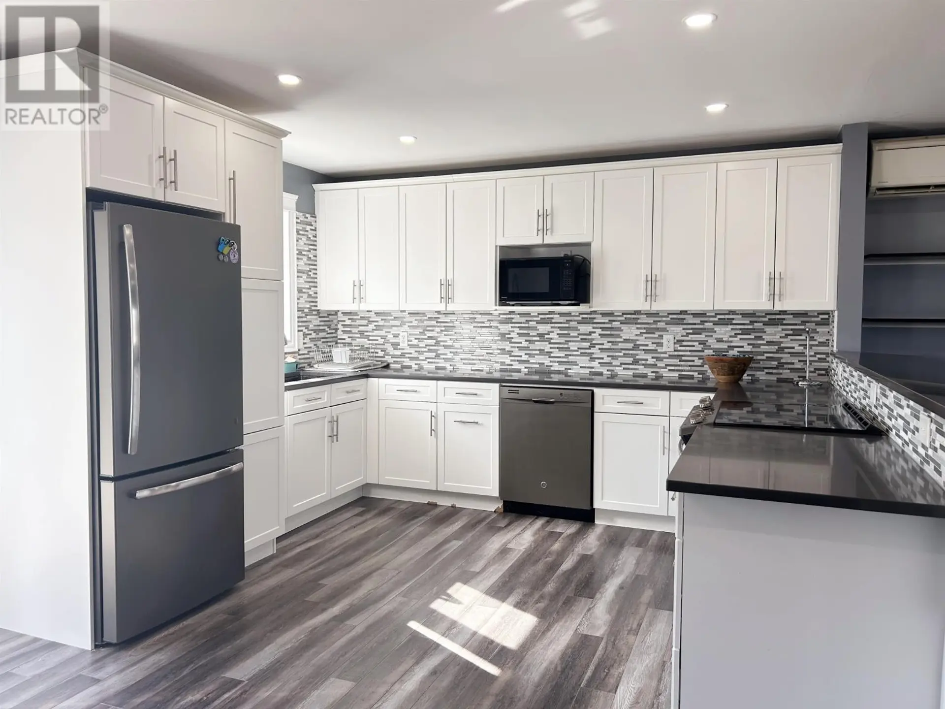 990 FORT AUGUSTUS Road - Image 5