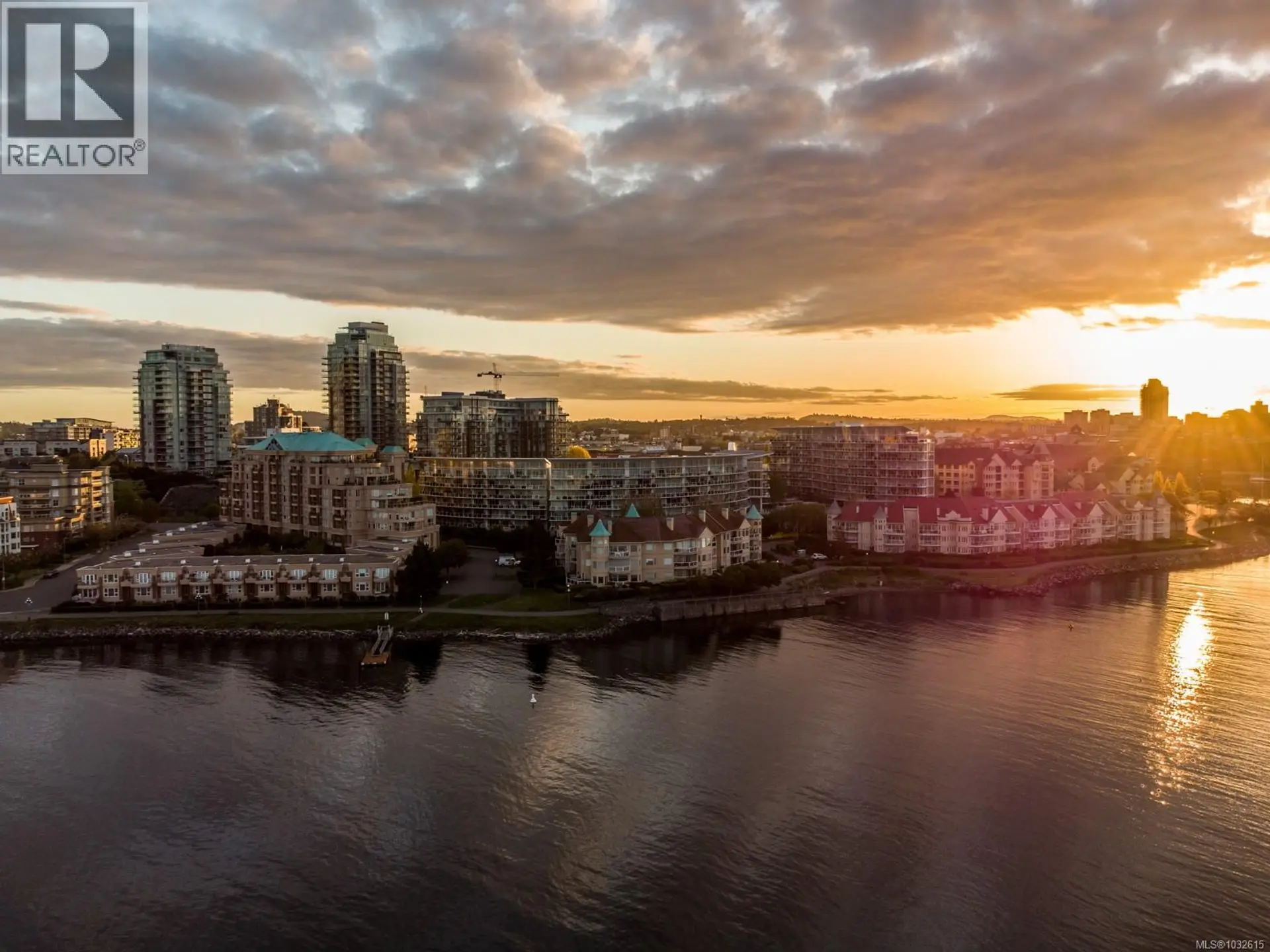 Property at #306 75 Songhees Rd, Victoria, BC