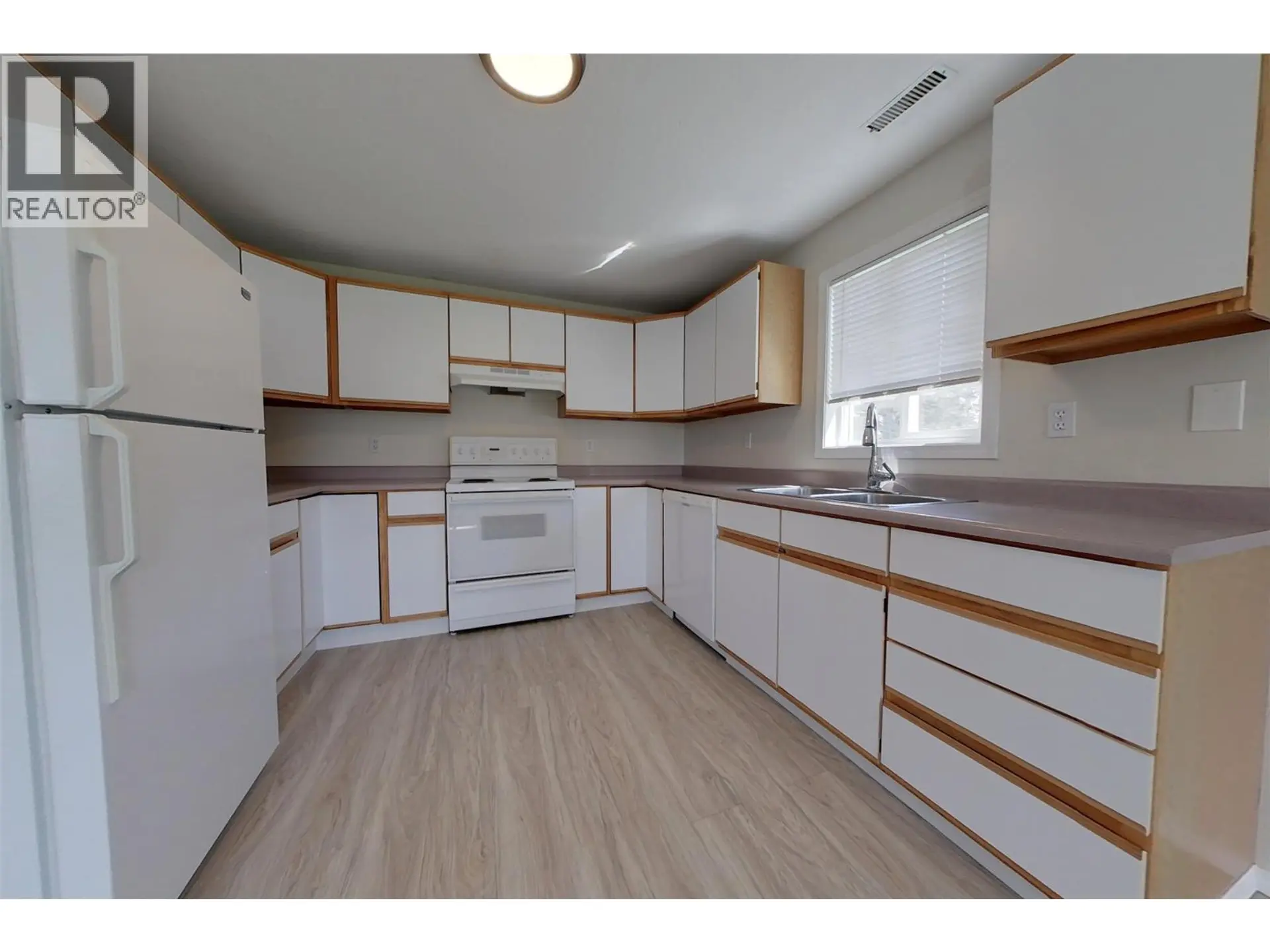 235 10th Avenue S - Image 12