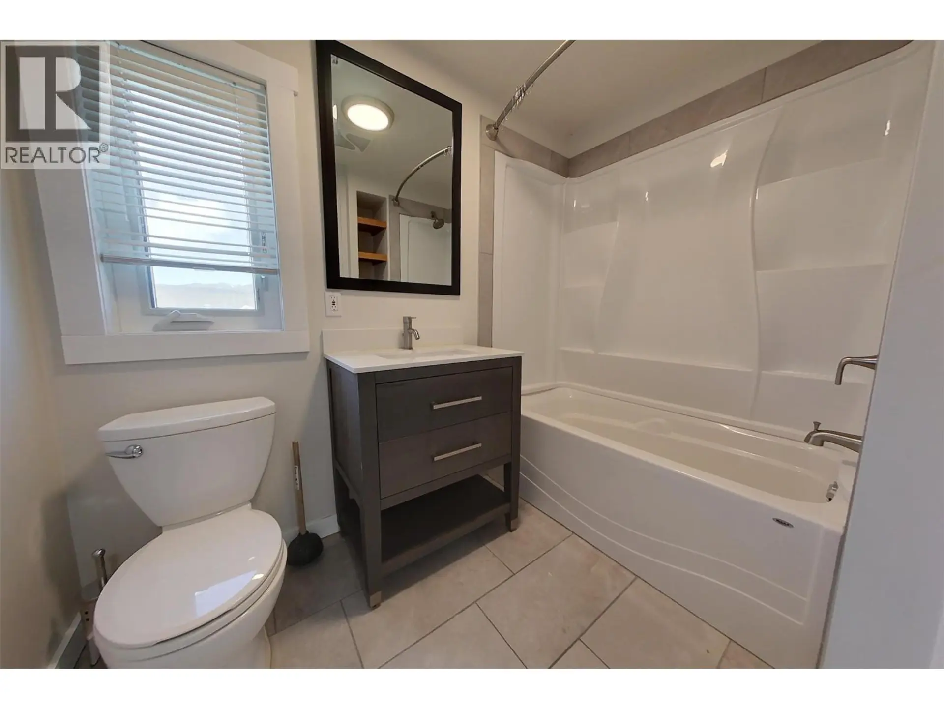 235 10th Avenue S - Image 18