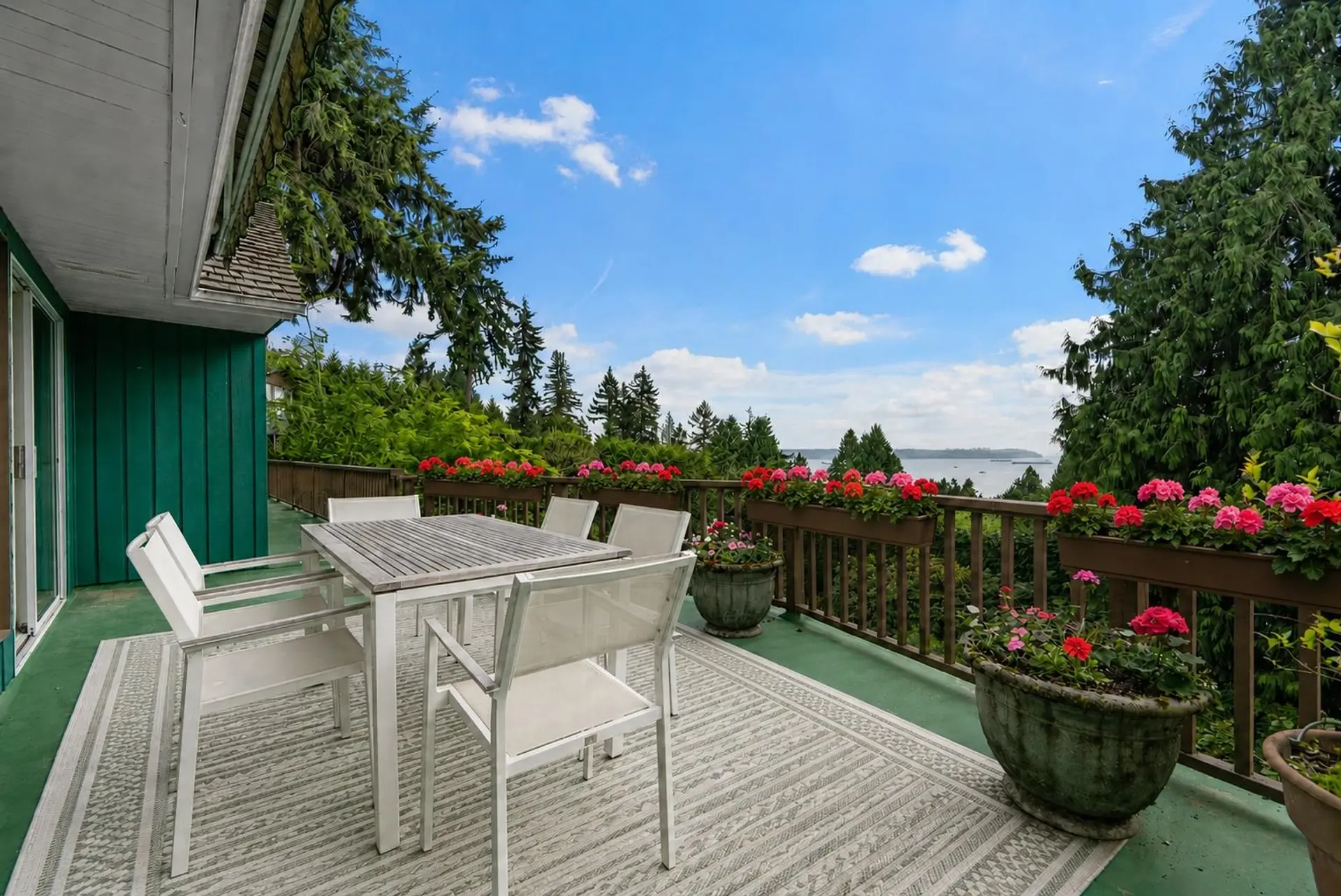 Property at 2660 Queens Avenue, West Vancouver, BC