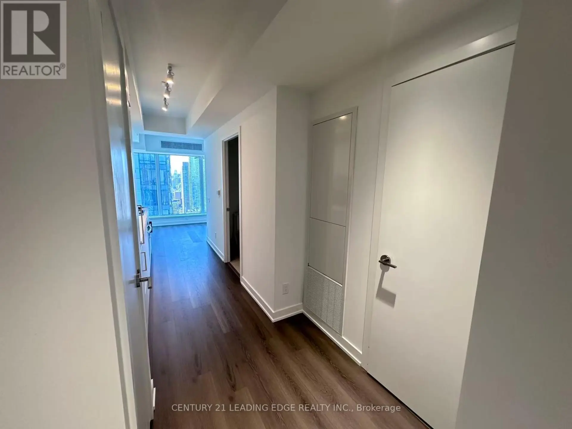 #4008 8 WELLESLEY STREET W - Image 2