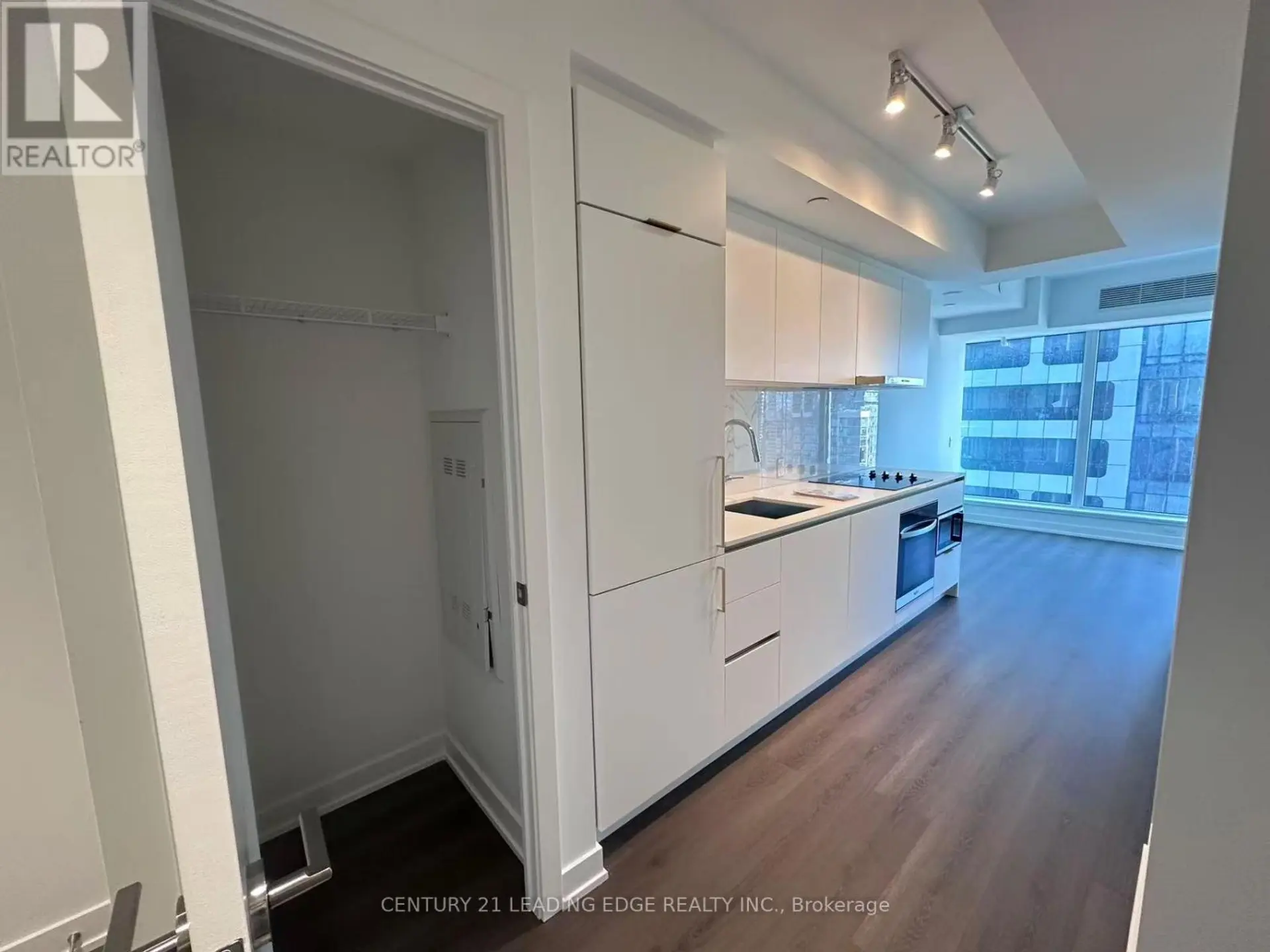 #4008 8 WELLESLEY STREET W - Image 3