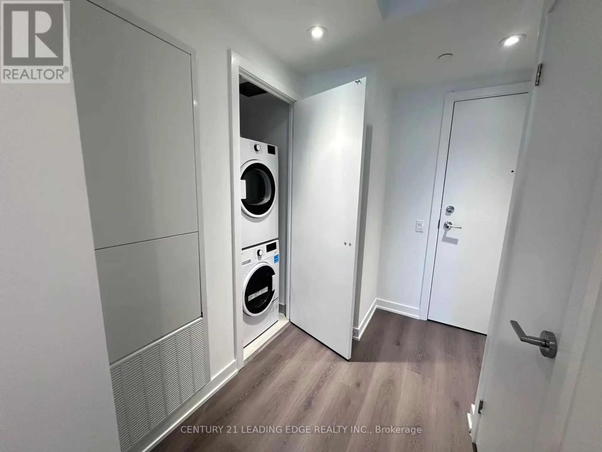 #4008 8 WELLESLEY STREET W - Image 8