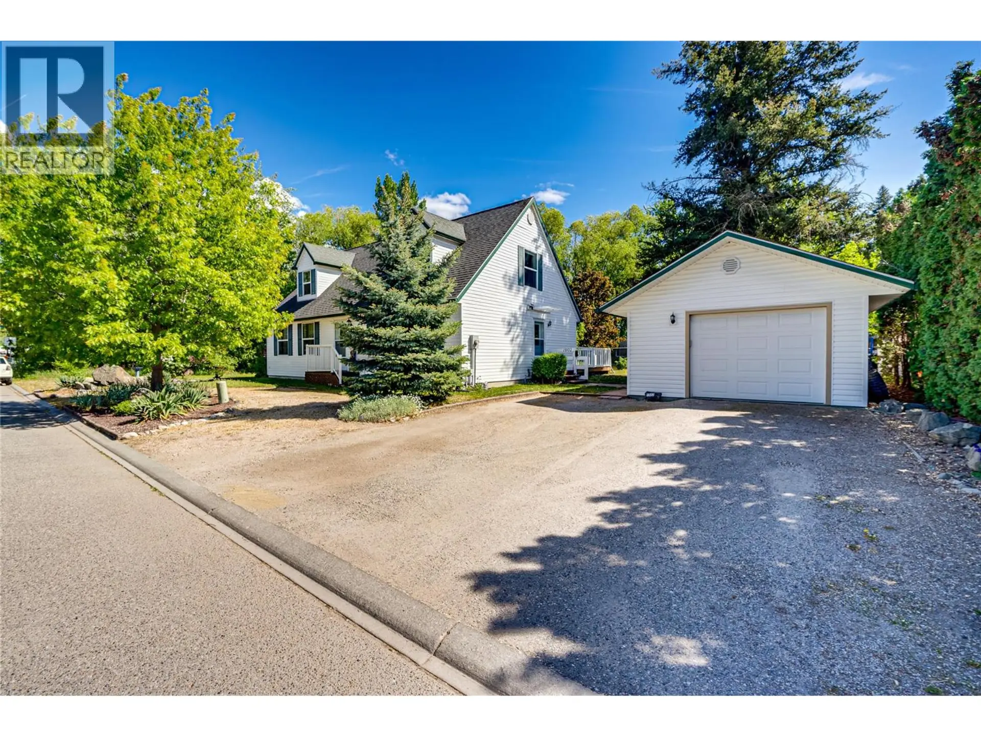 Property at 1902 50 Avenue, Vernon, BC