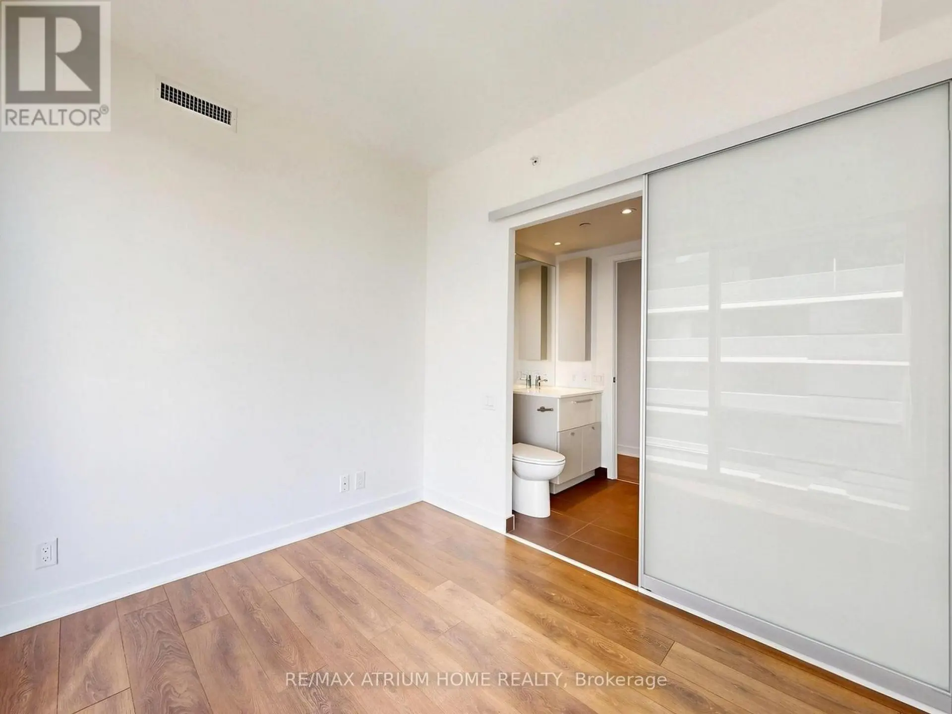 #4308 15 GRENVILLE STREET - Image 6